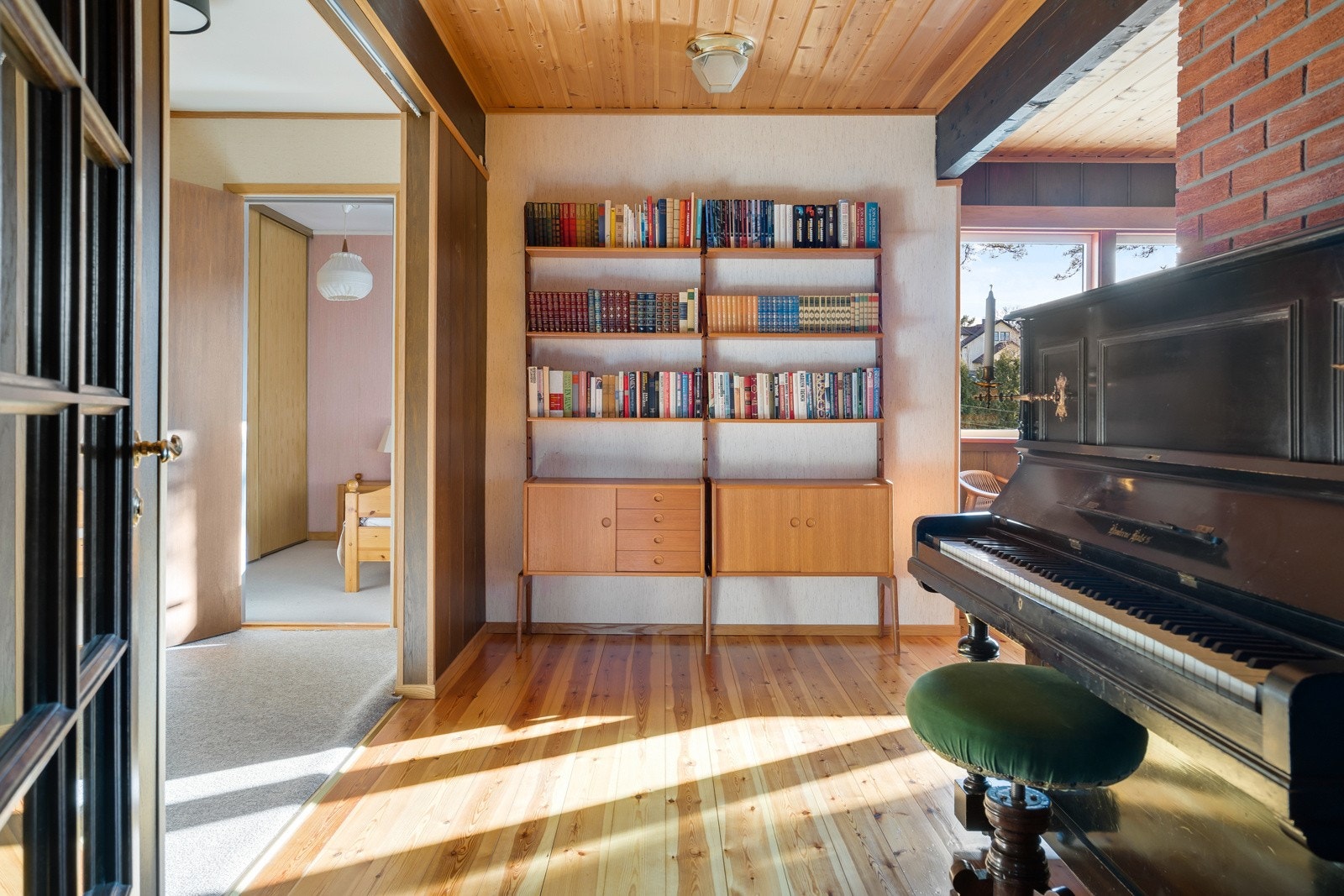 Fra hall mot bibliotek Galleribilde