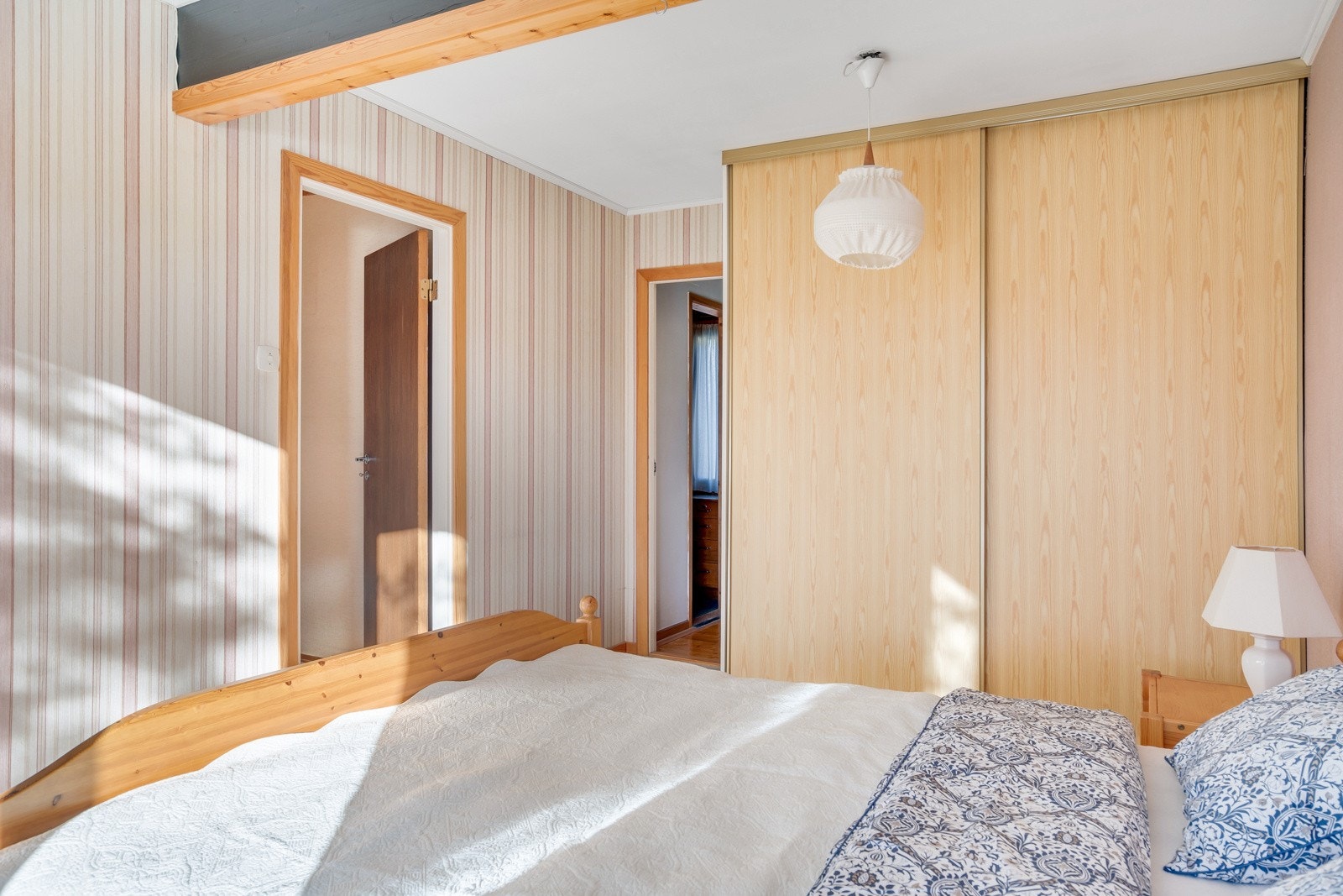 Adkomst til flere boder fra hovedsoverommet. Galleribilde