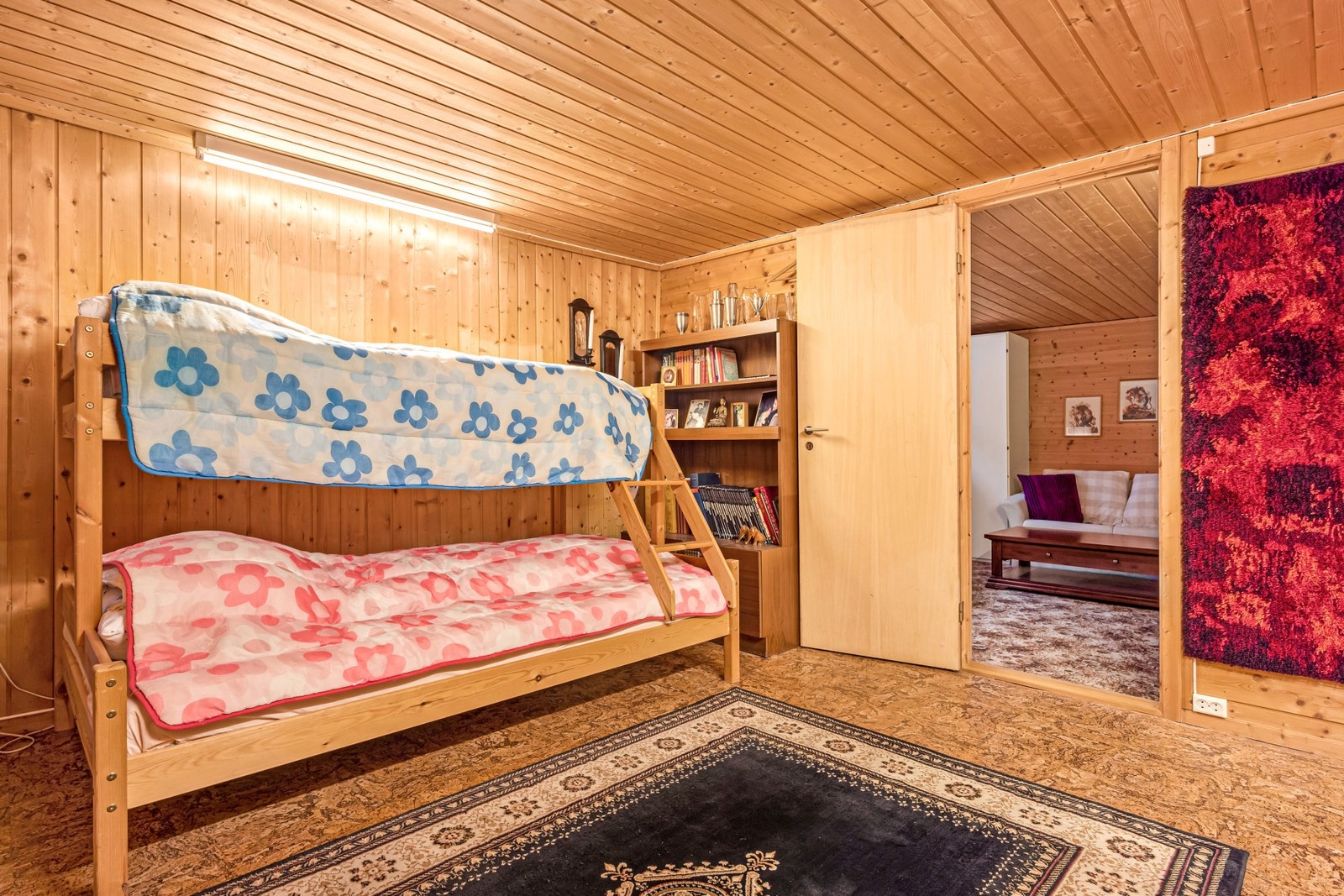 Soverom i kjelleretasje er på 13,2 kvm. Galleribilde