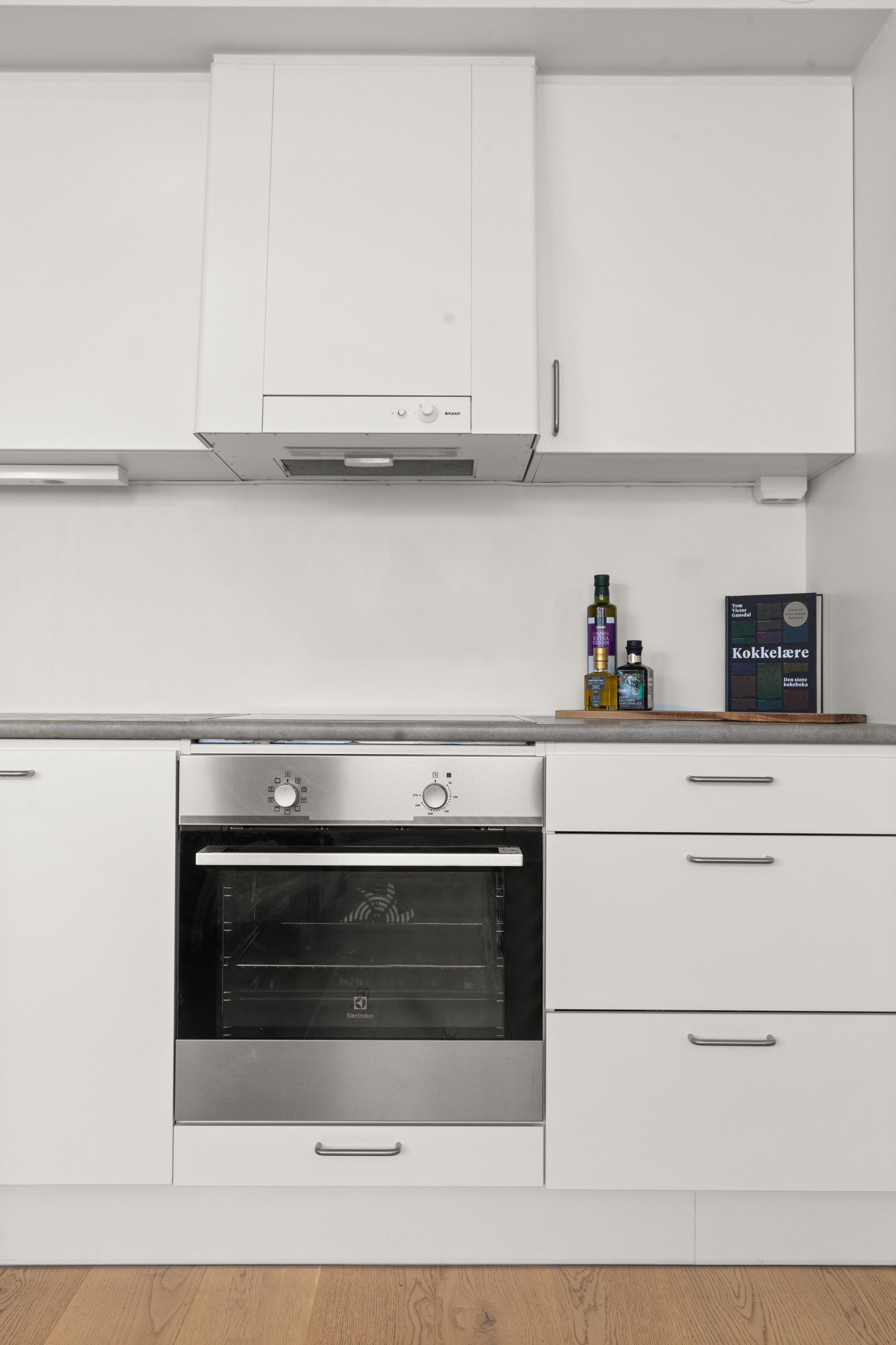 Hele leiligheten ble bygget i 2020 og standarden er derfor svært god. Galleribilde