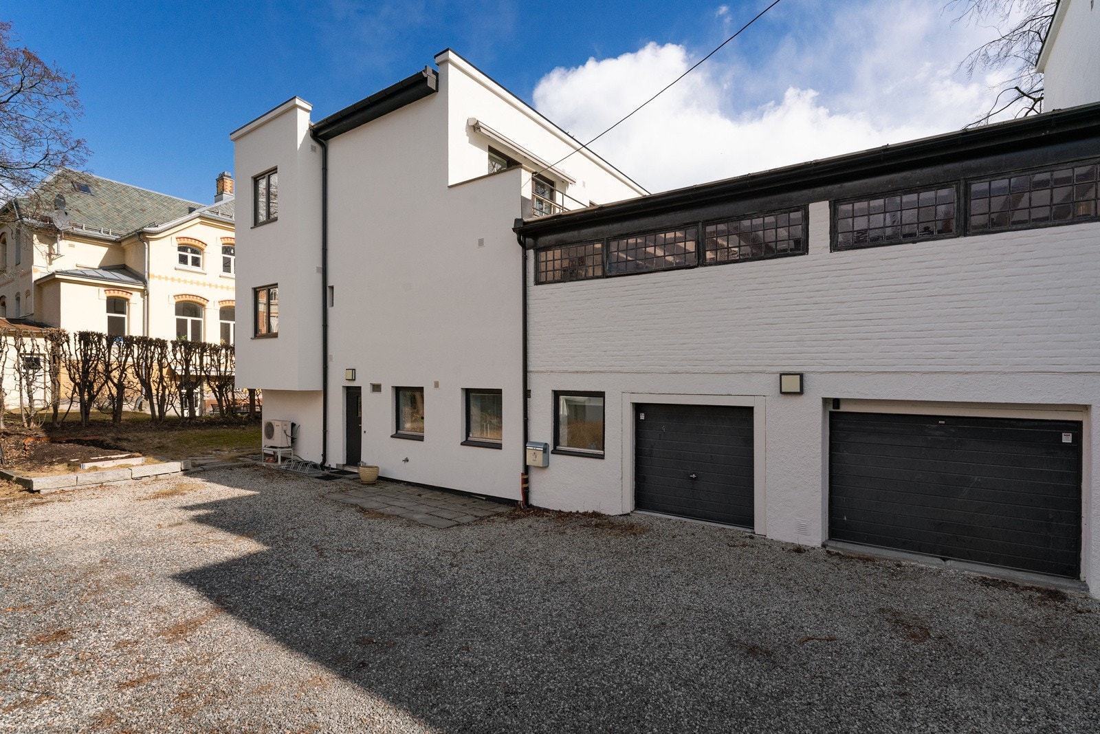 I 2009 ble fasade pusset opp med blant annet nye vinduer og etterisolering. Galleribilde