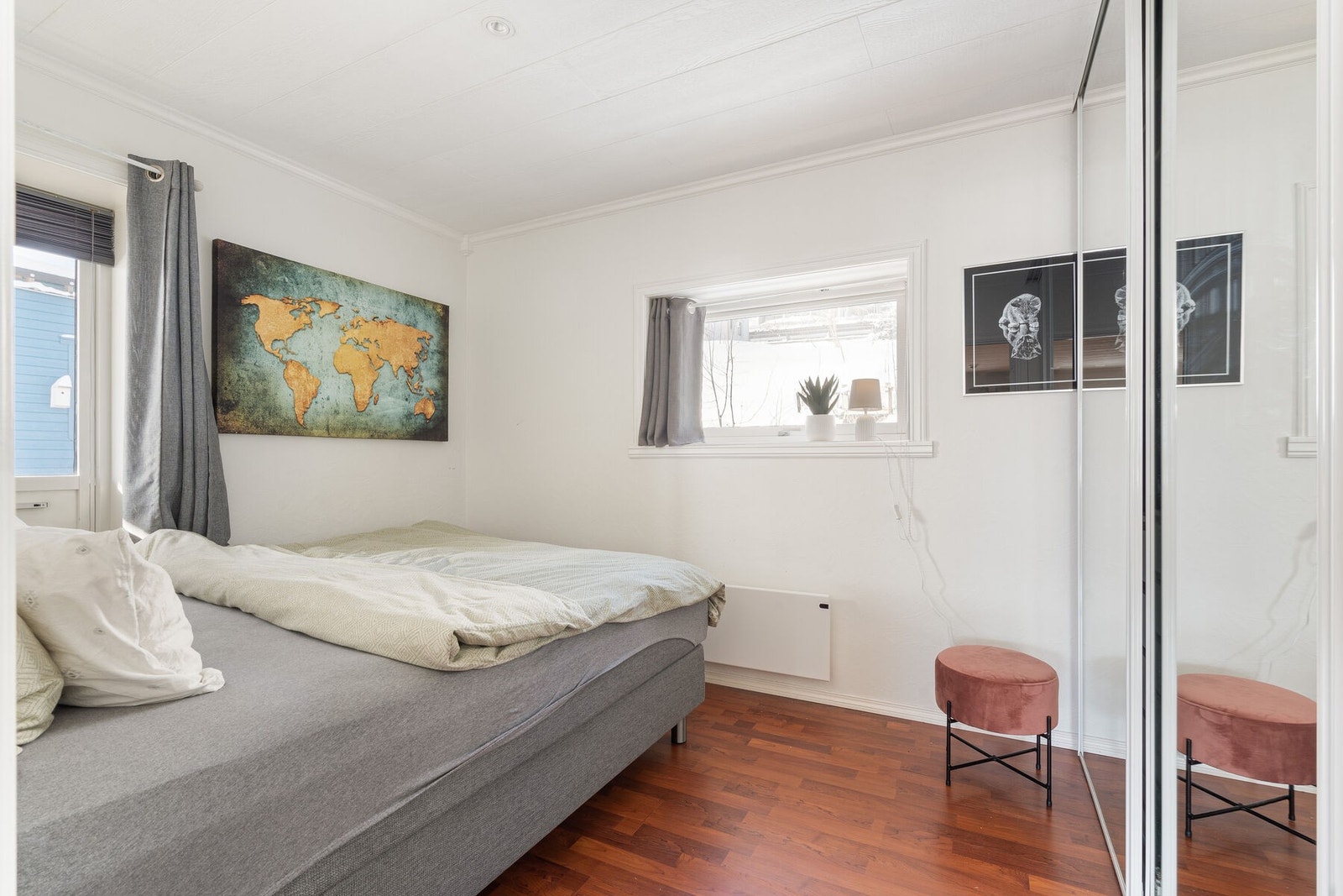 Soverommet har en fin garderobeløsning. Galleribilde