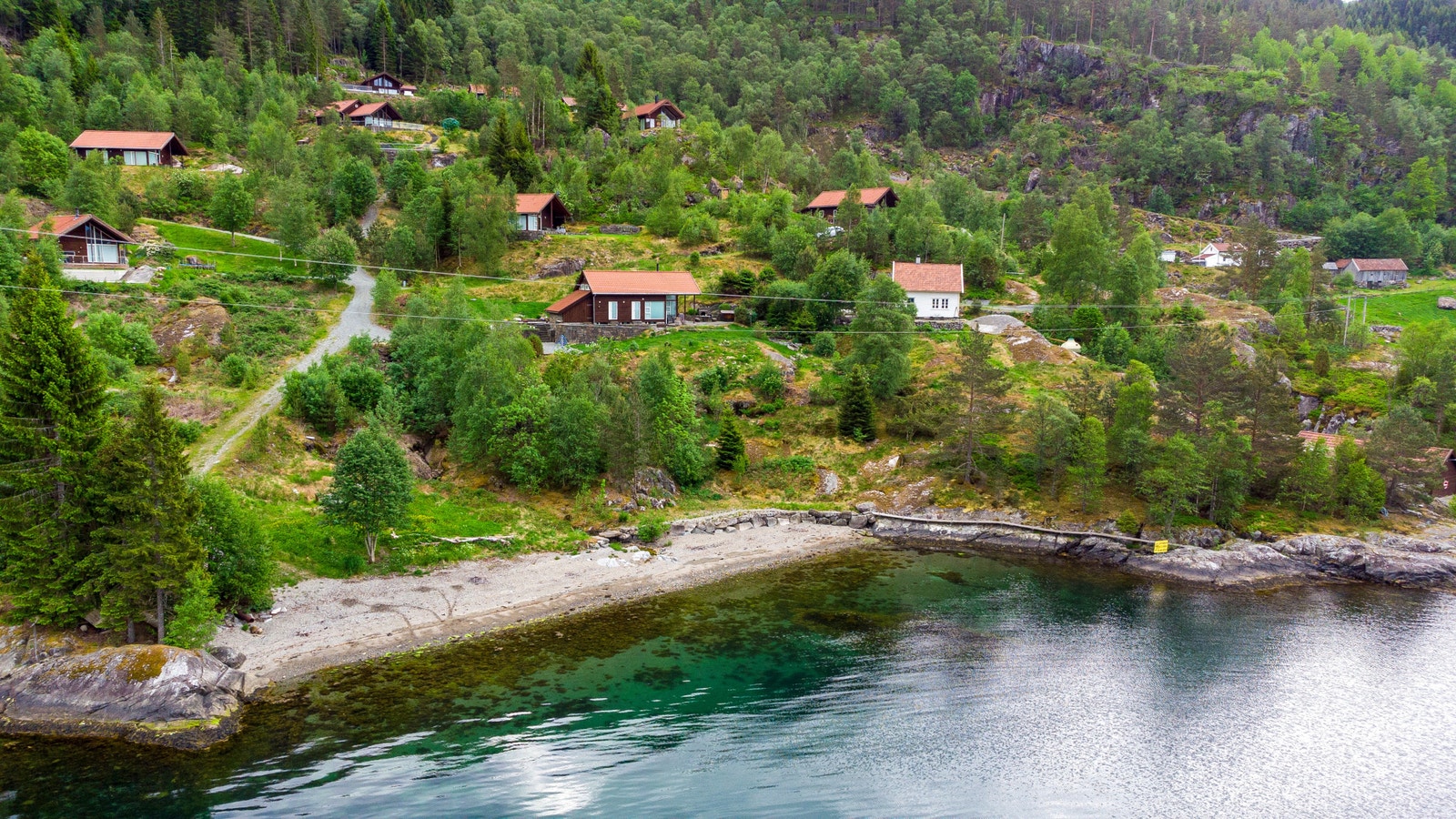 Badestrand en kort rusletur fra hyttetomtene Galleribilde