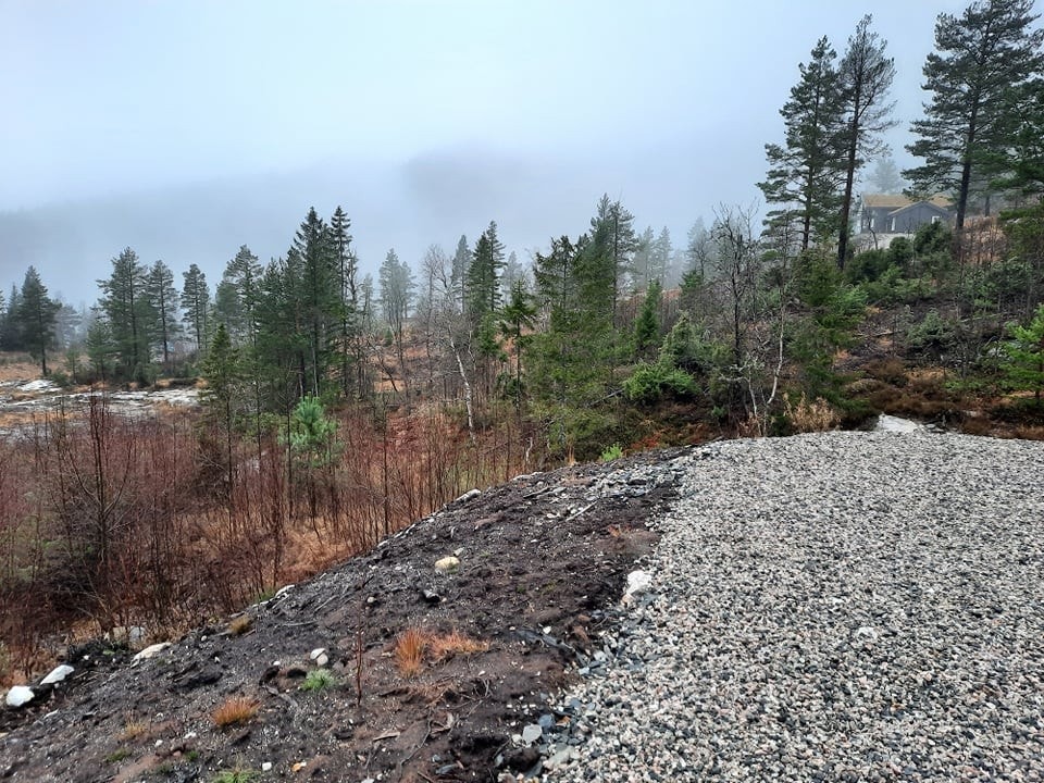 Stor byggeklar selveiertomt med fin utsikt og gode solforhold Galleribilde