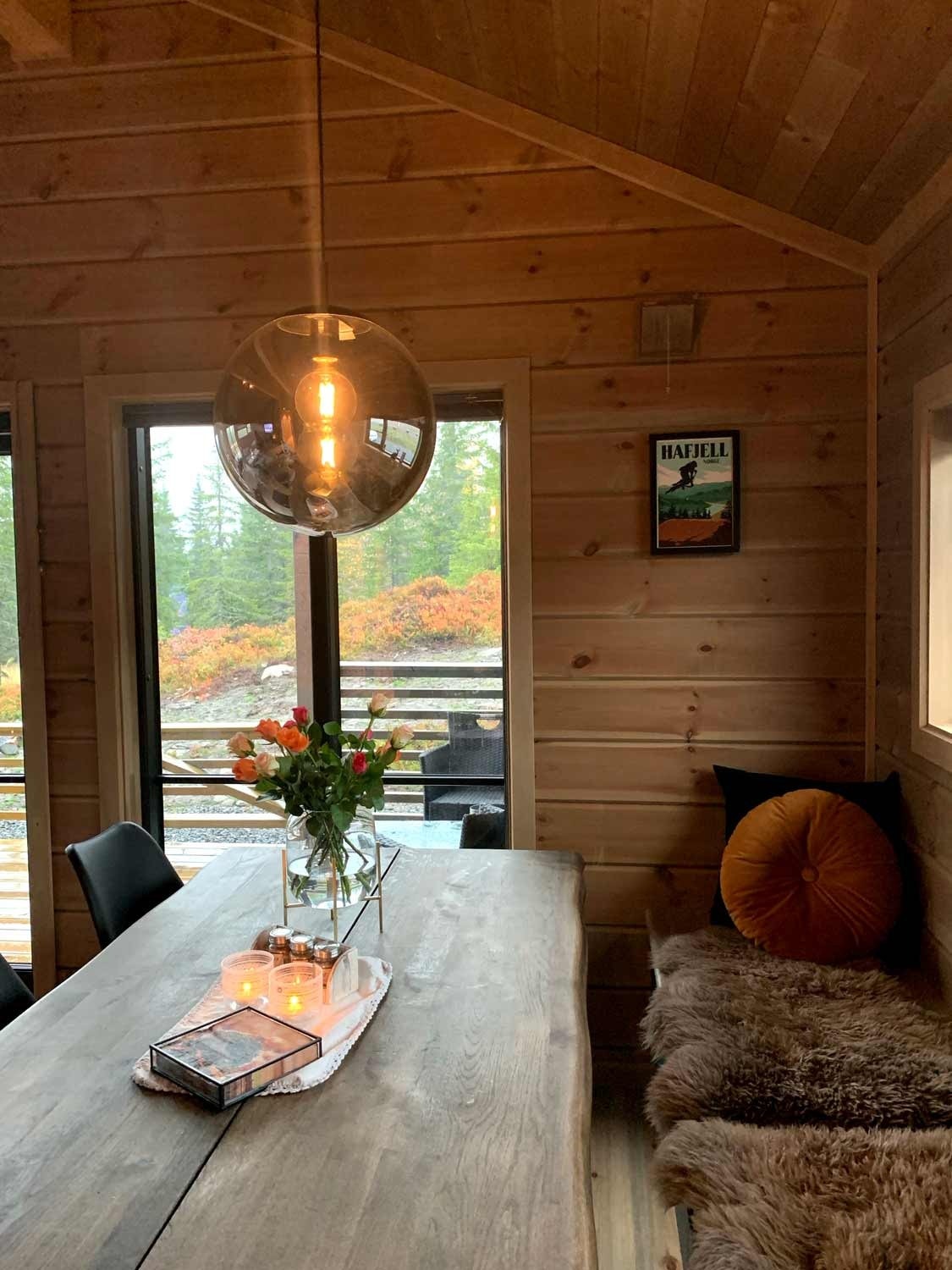 Stue/spis med åpen kjøkkeløsning Galleribilde