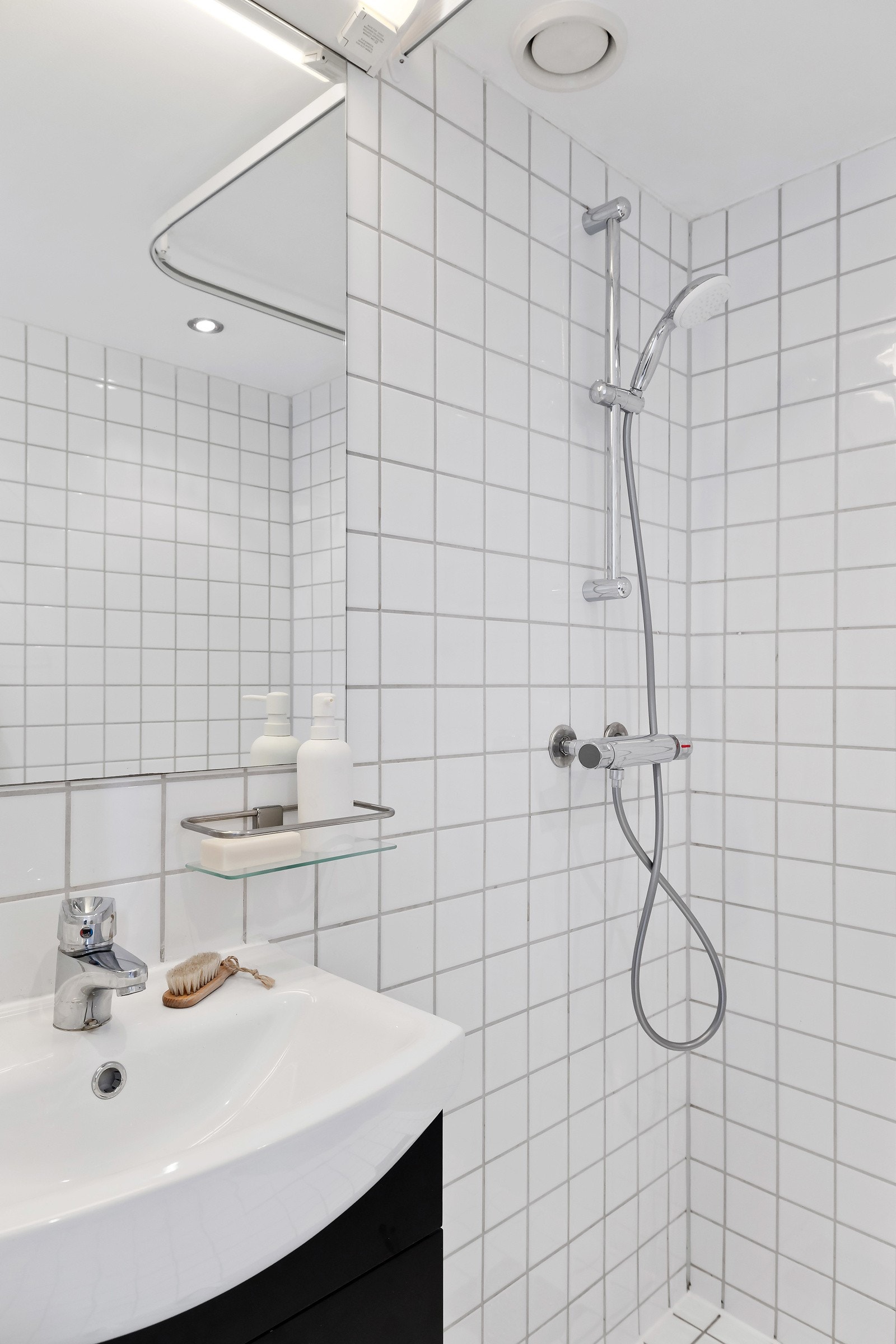 Ny servant med servantskap og dusjgarnityr i 2022. Galleribilde