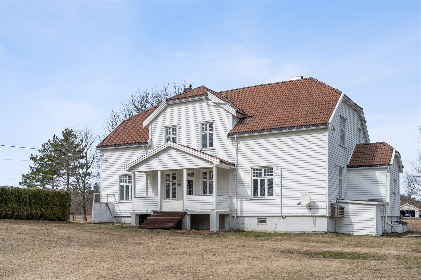 Velkommen til denne staselige eiendommen i Nygårdsveien, Holmestrand Galleribilde