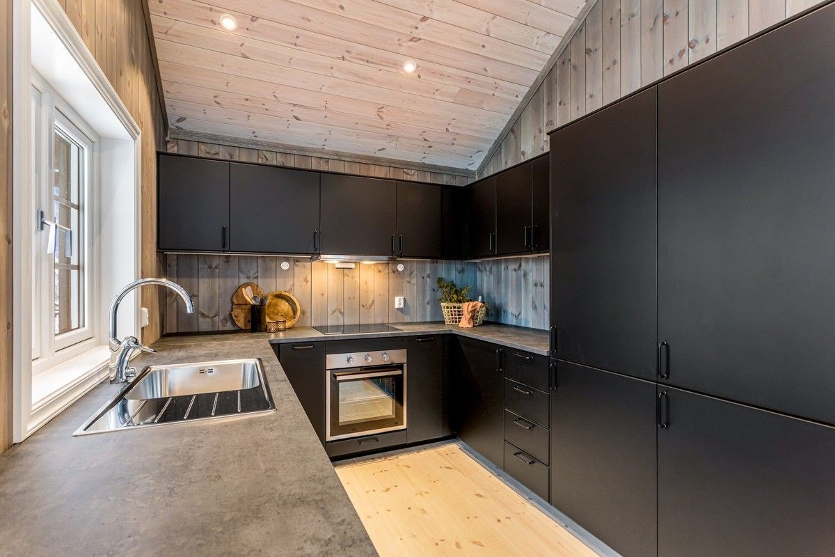 Bilde fra en Fjelltun hytte. En av mange kjøkkenmuligheter Galleribilde