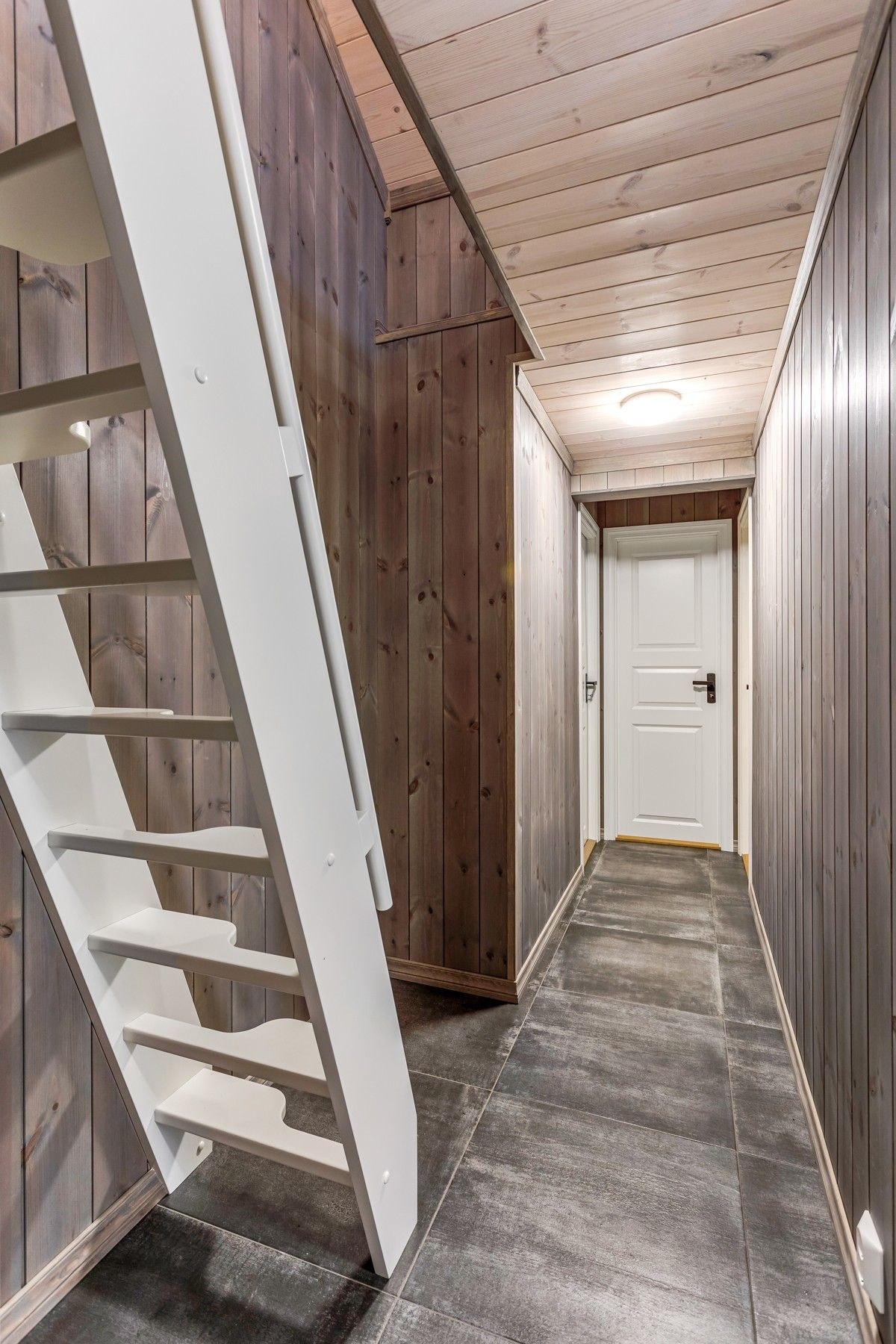 Bilde fra en Fjelltun hytte. Sambatrapp til hems Galleribilde