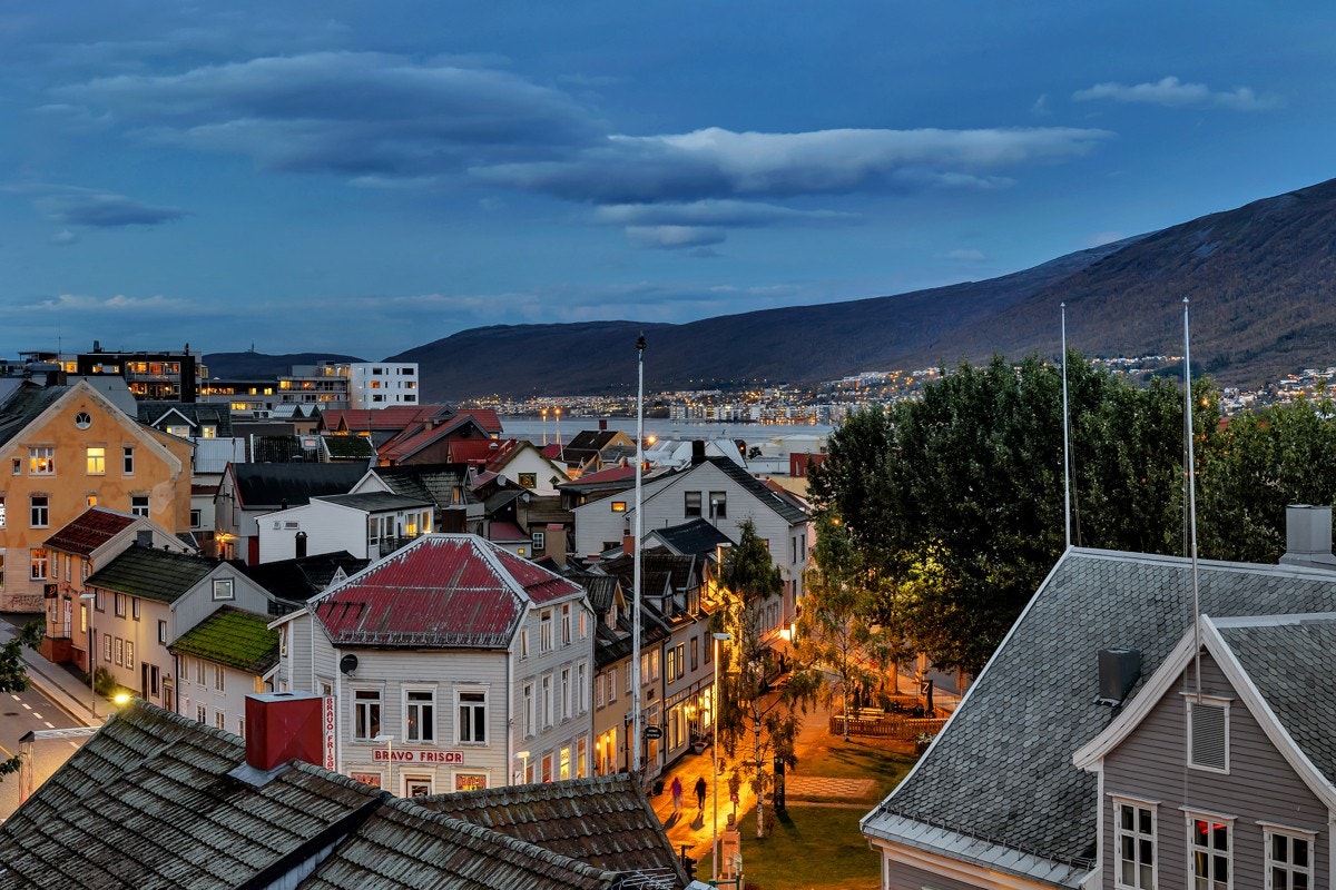 Her er livet fra byen, vinglass med venner eller et forfriskende morgenbad- kun en heistur unna! Galleribilde