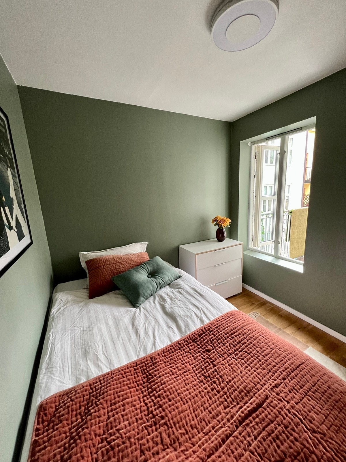 Seng, 140cm (ikke den på bildet) Galleribilde