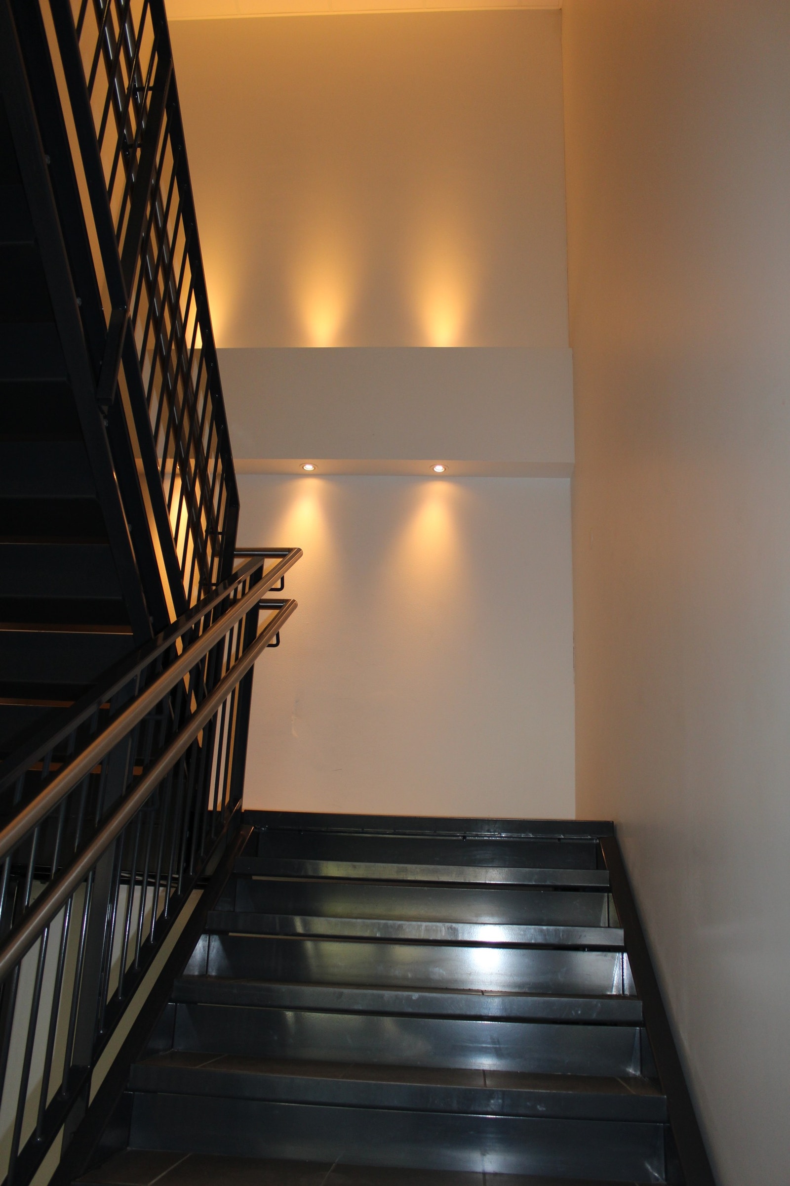 Trapp til 2. etasje Galleribilde