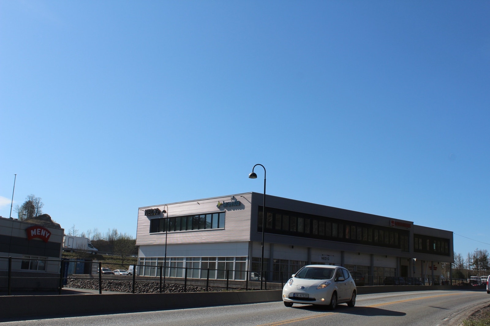 Svært sentral beliggenhet rett ved E-18 Galleribilde