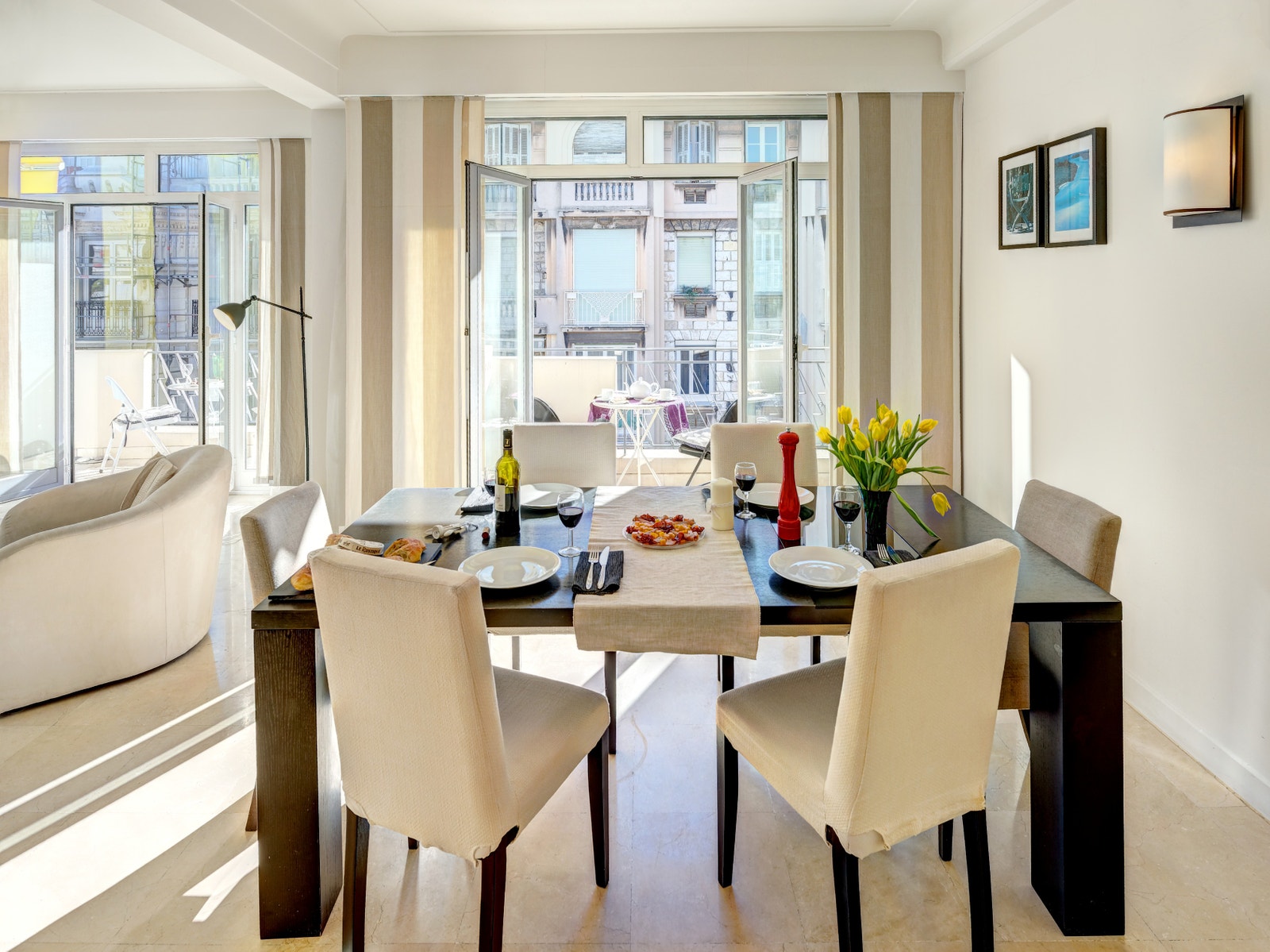 Spisestue mot balkong 2 Galleribilde