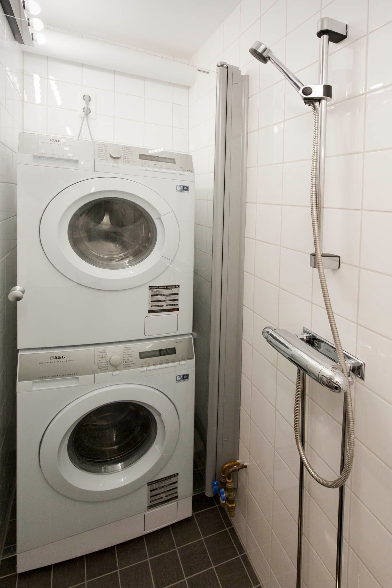 Felles bad bilde 1 (vaskemaskiner) Galleribilde