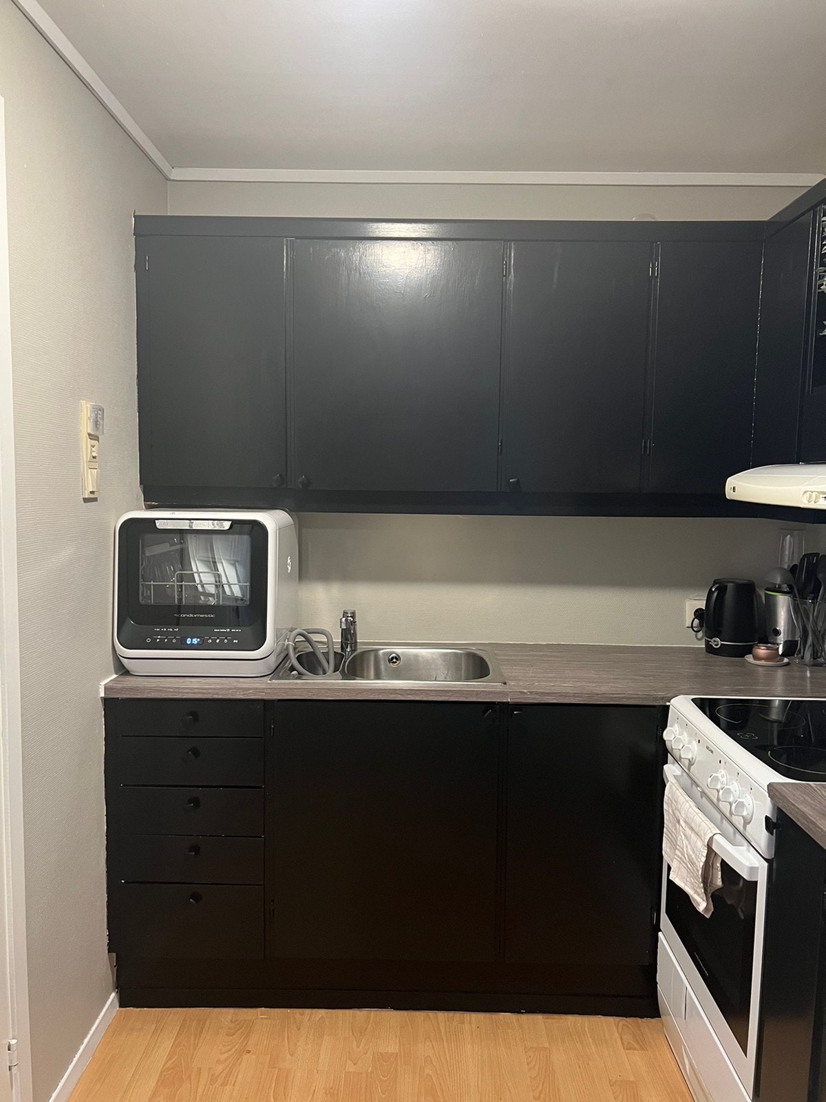 Kjøkken med god skap plass Galleribilde