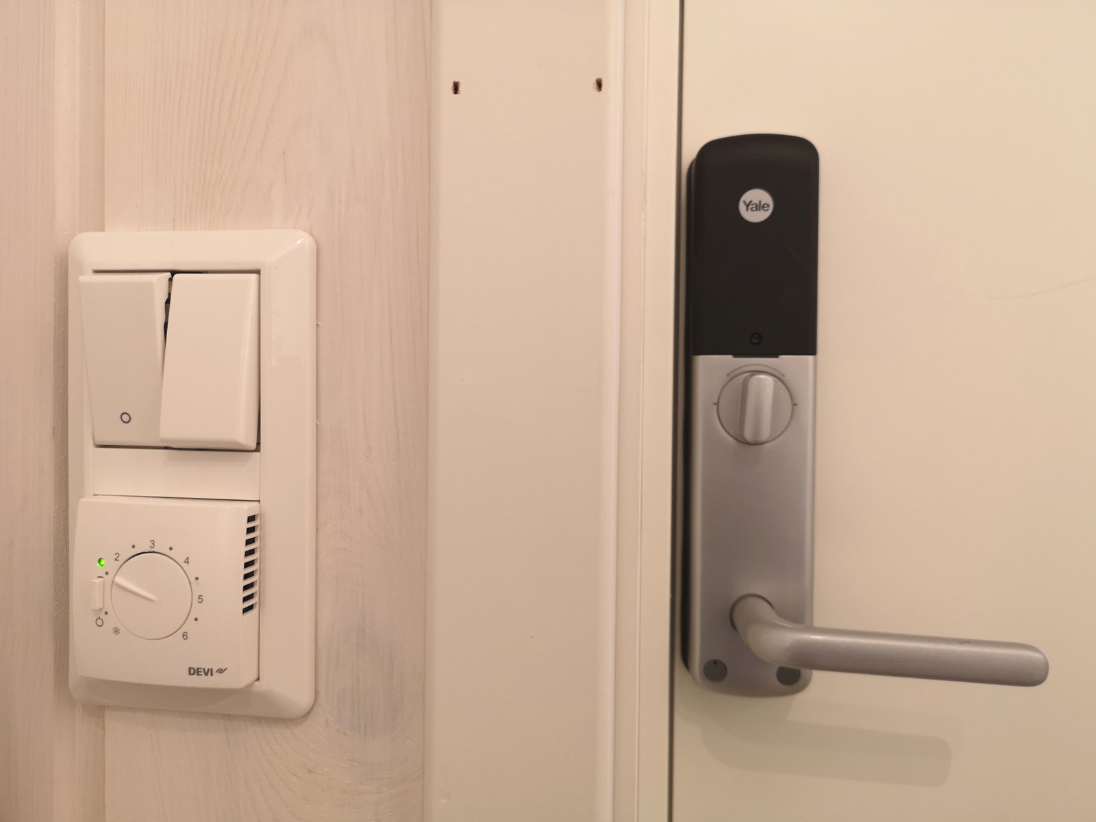 Varmekabel termostat og kodelås til ytterdør Galleribilde