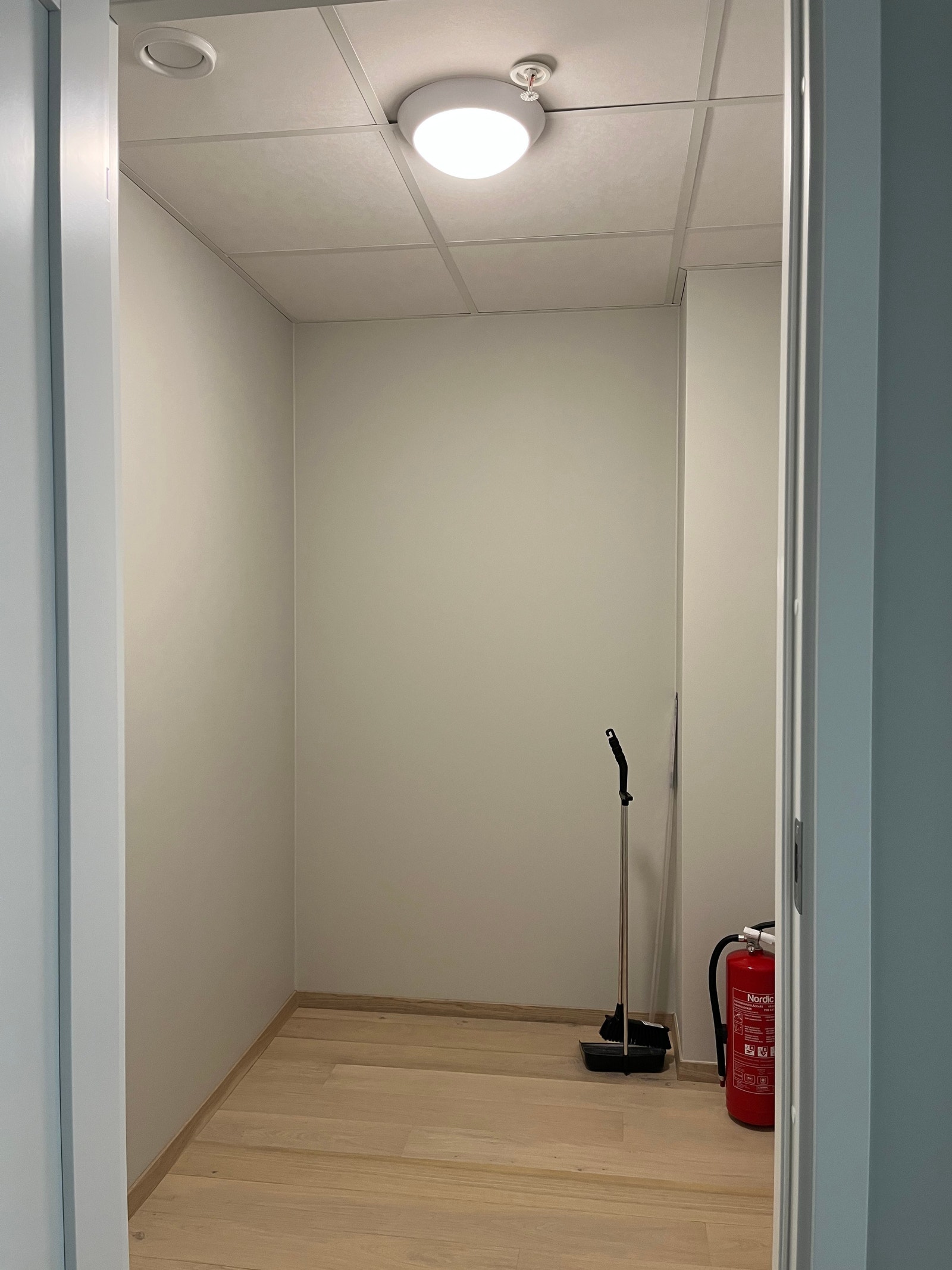 romslig bod som også kan brukes til garderobe Galleribilde