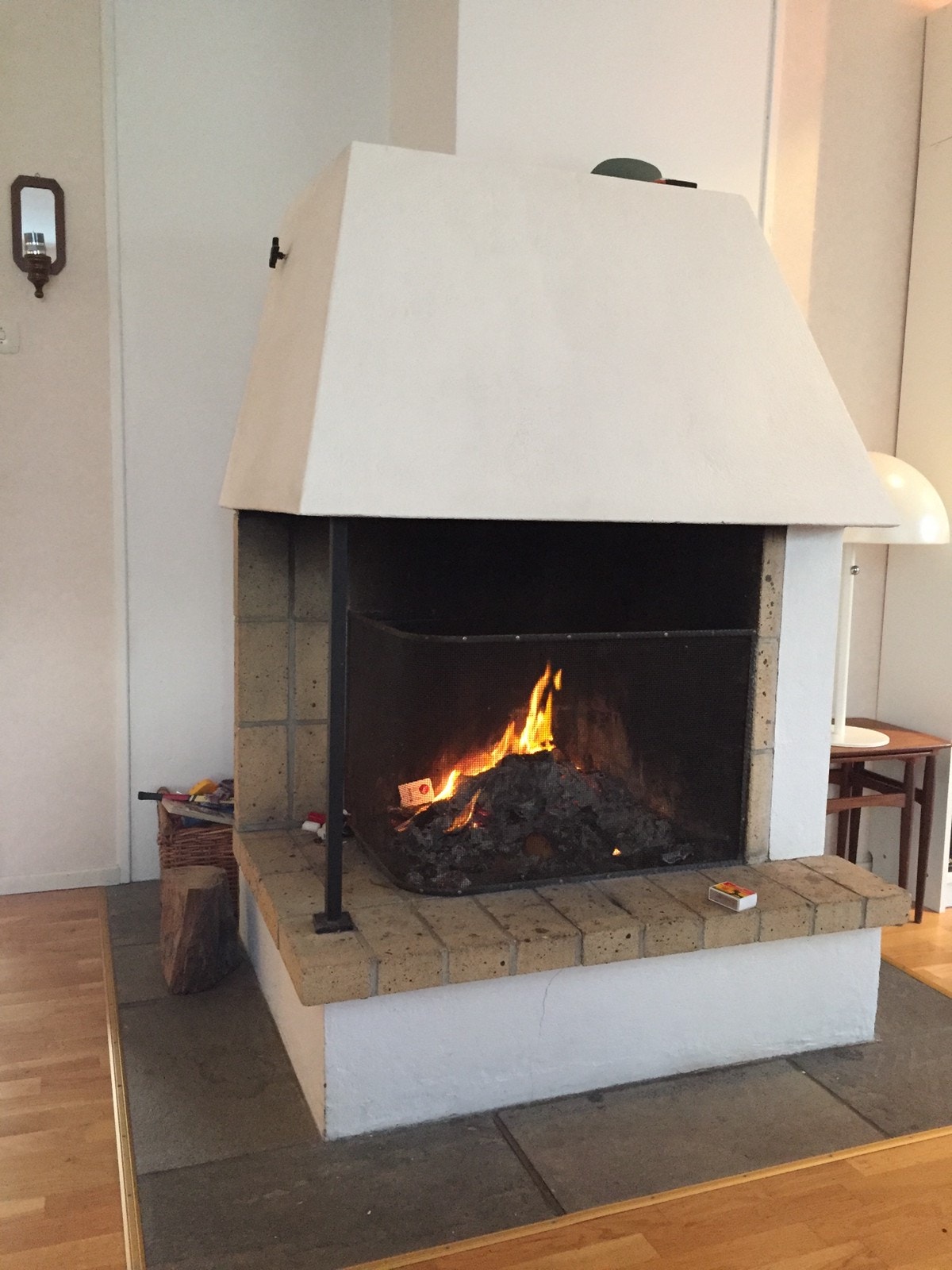 Peis i stue Galleribilde