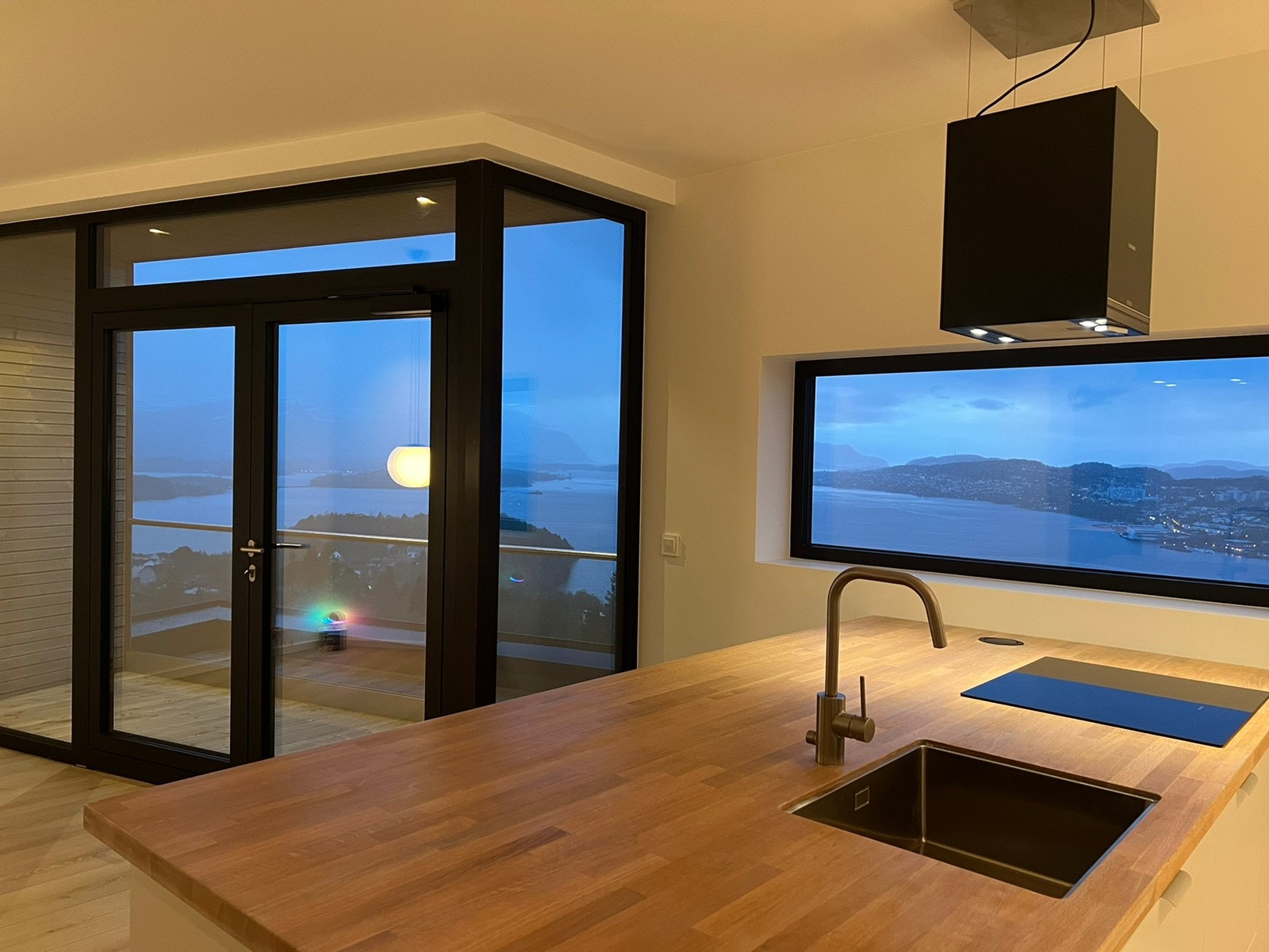 Stue/kjøkken Galleribilde