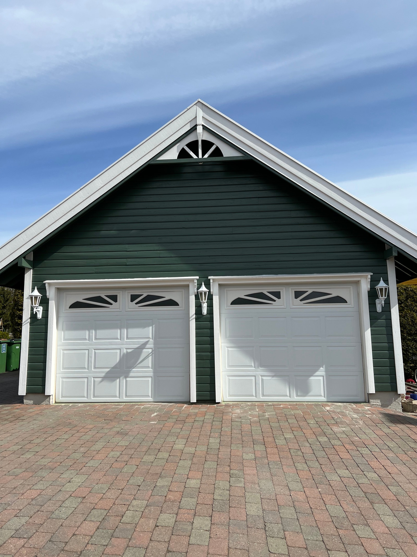 Dobbel isolert garasje med port åpnere. Galleribilde