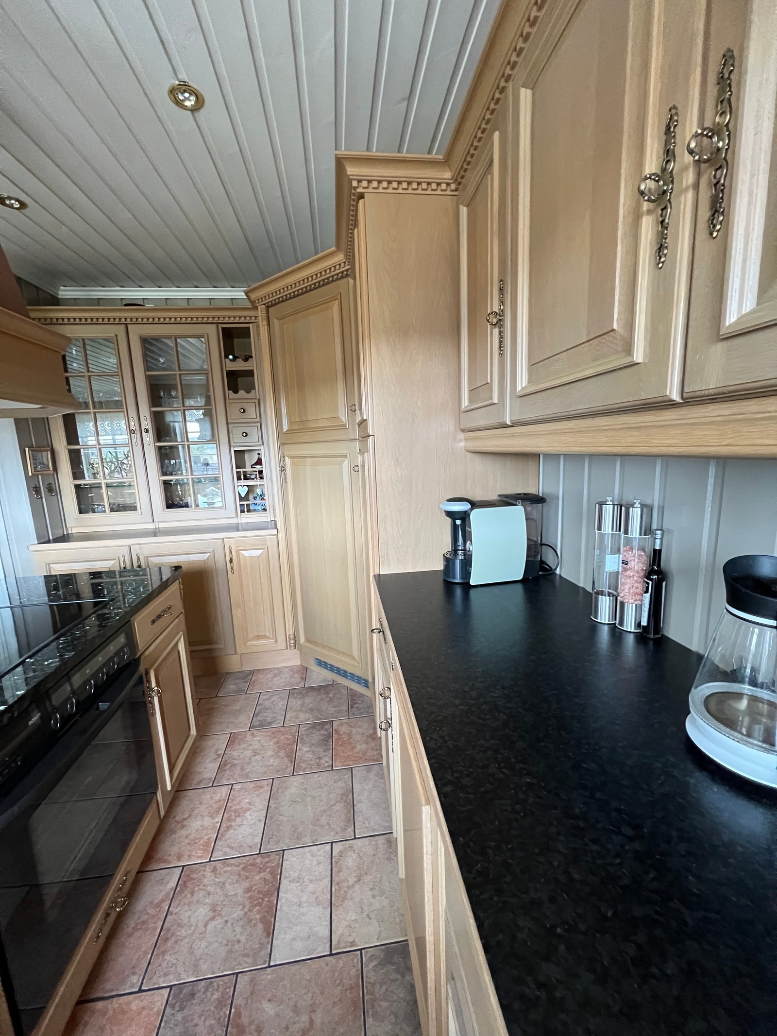 Kjøkken i heltre eik fra Huseby Galleribilde