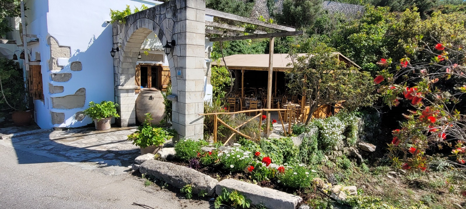 Lagos Taverna Galleribilde