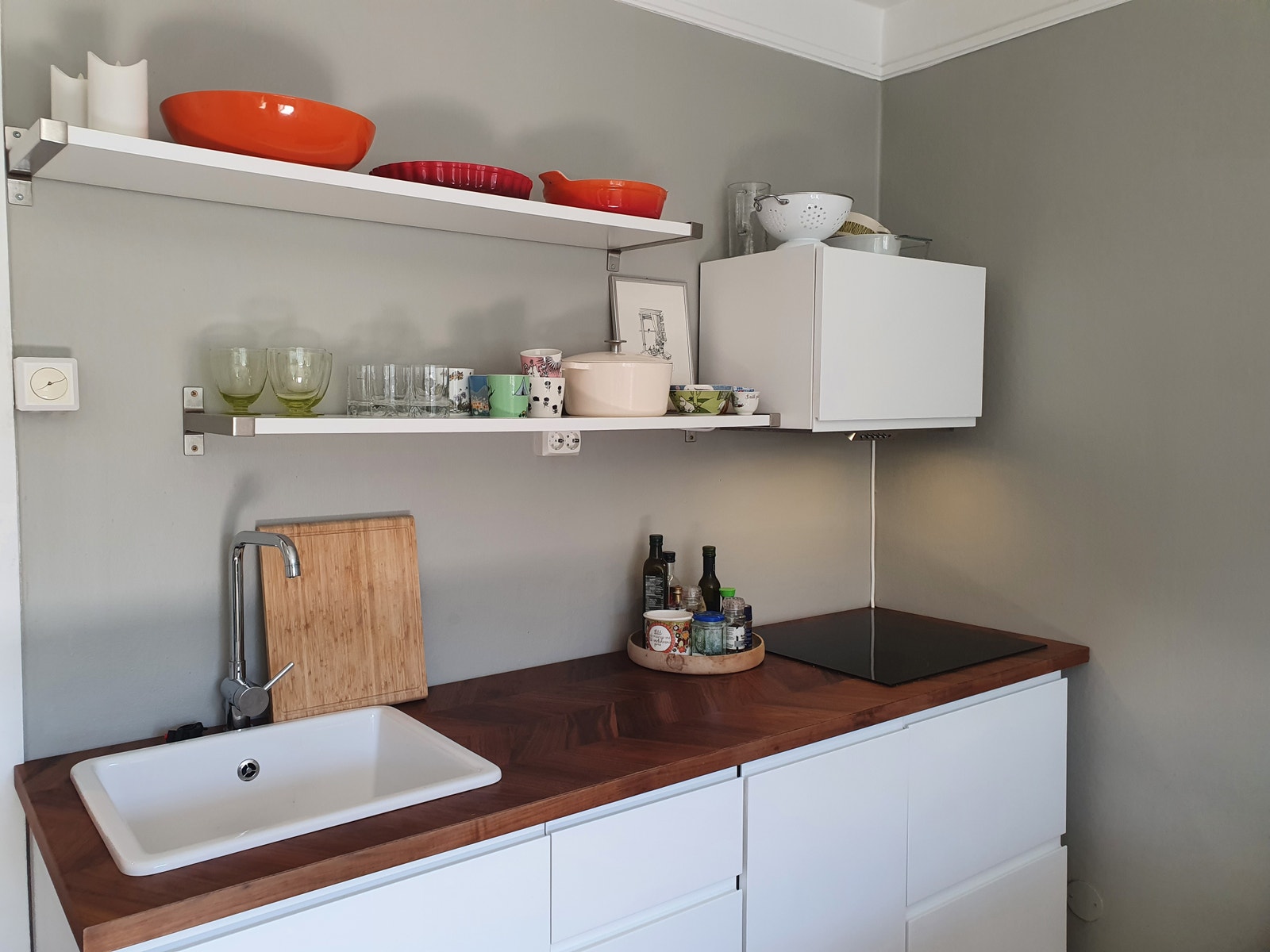 Flott kjøkken med god arbeidsplass. Galleribilde