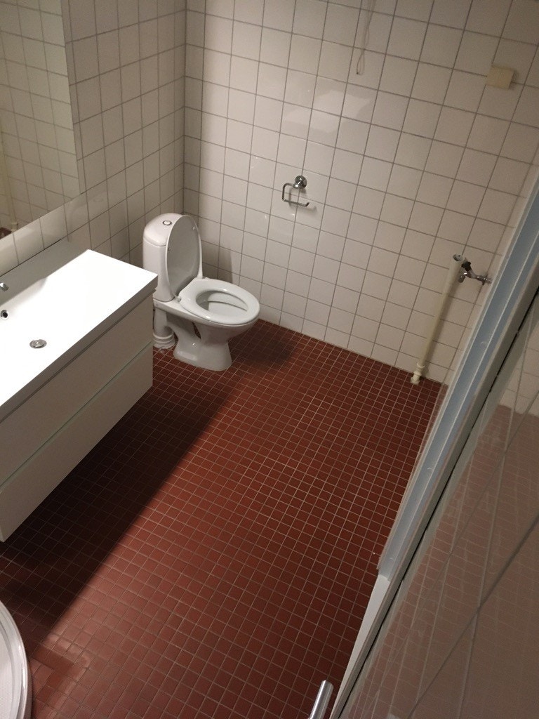 Her står det nå en vaskemaskin med integrert tørketrommel. Galleribilde