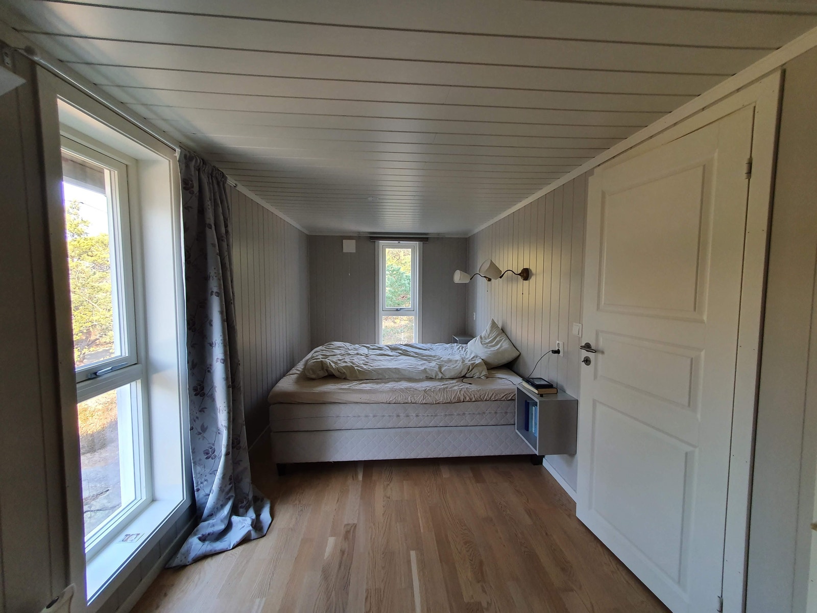 Stort soverom, seng 200x180cm Galleribilde