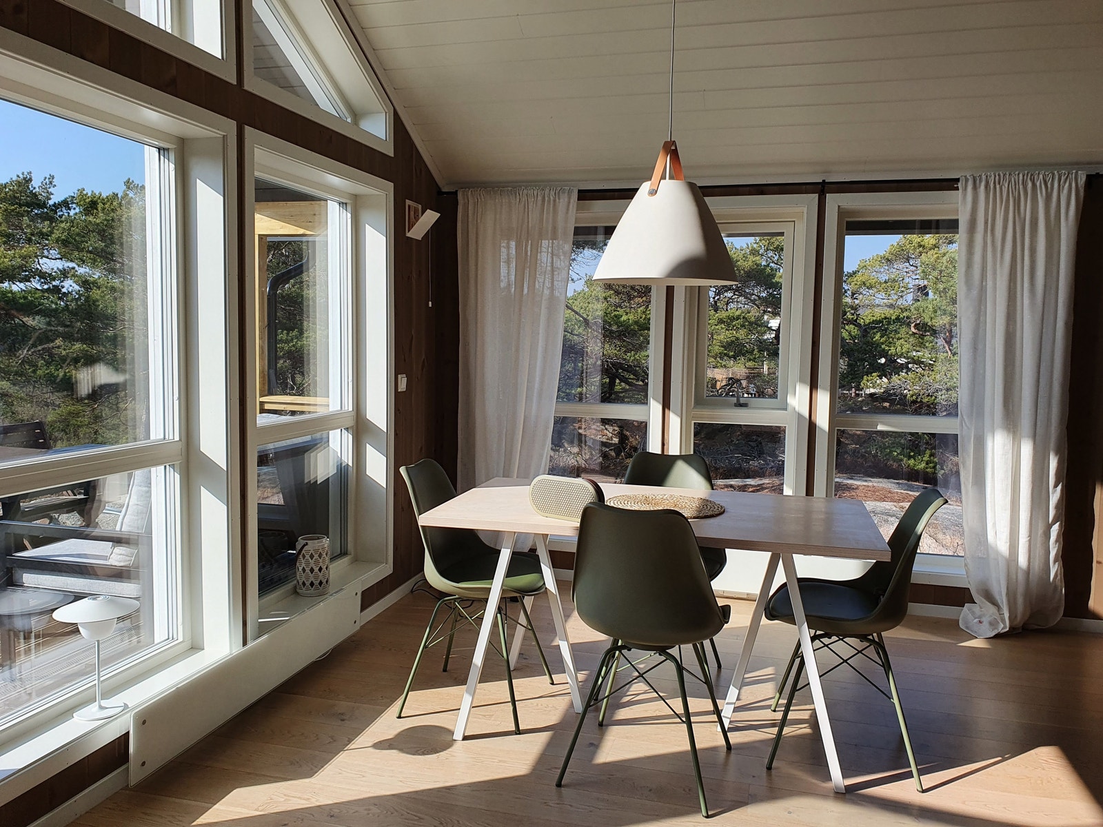 Samme spisebord igjen Galleribilde