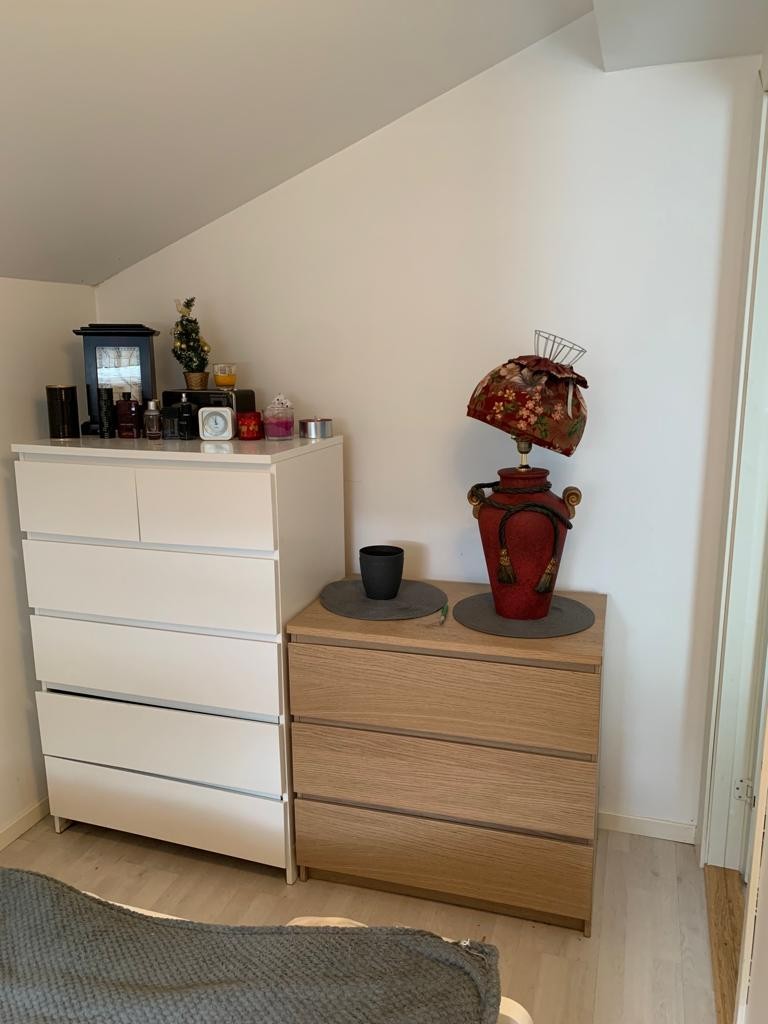 Plass til diverse skap på soverommet Galleribilde