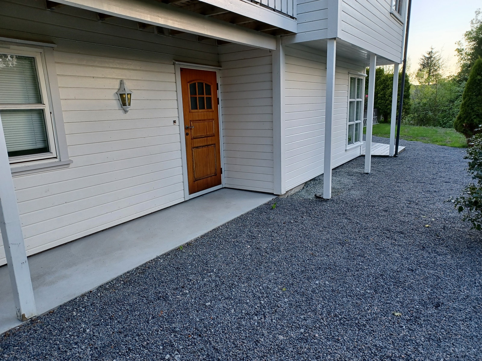 Utvendig, inngangsparti Galleribilde