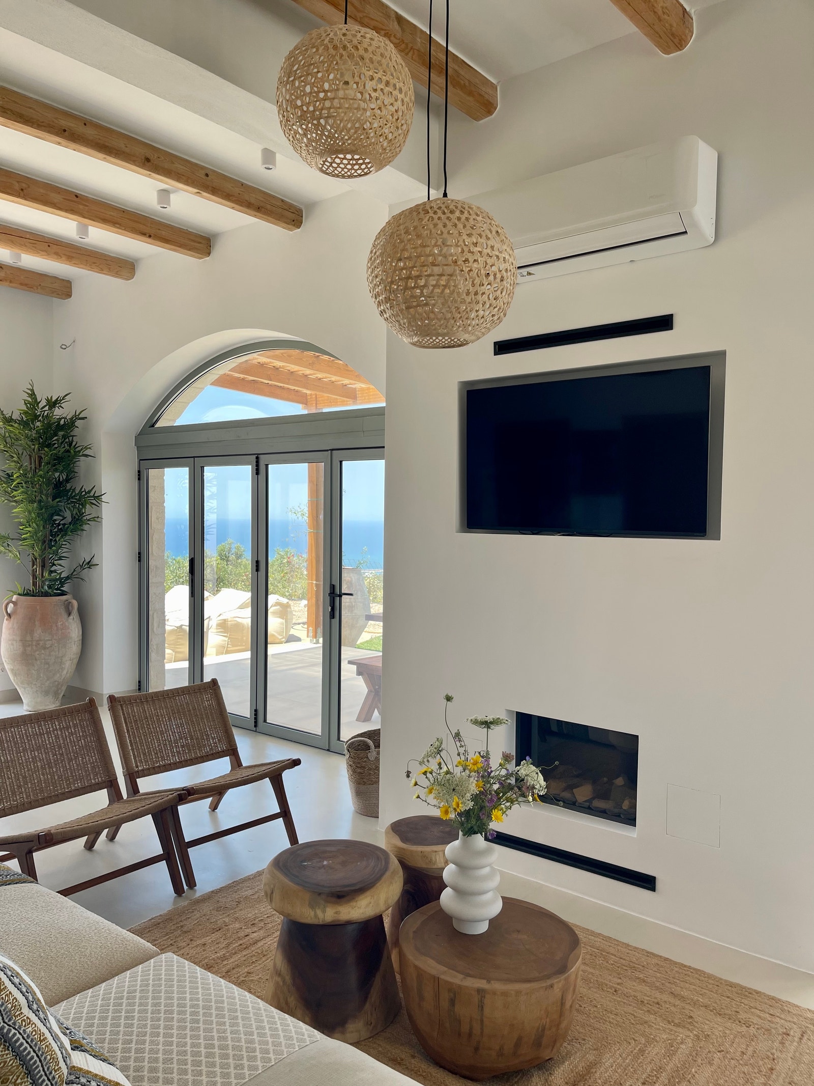 Tv og peis Galleribilde