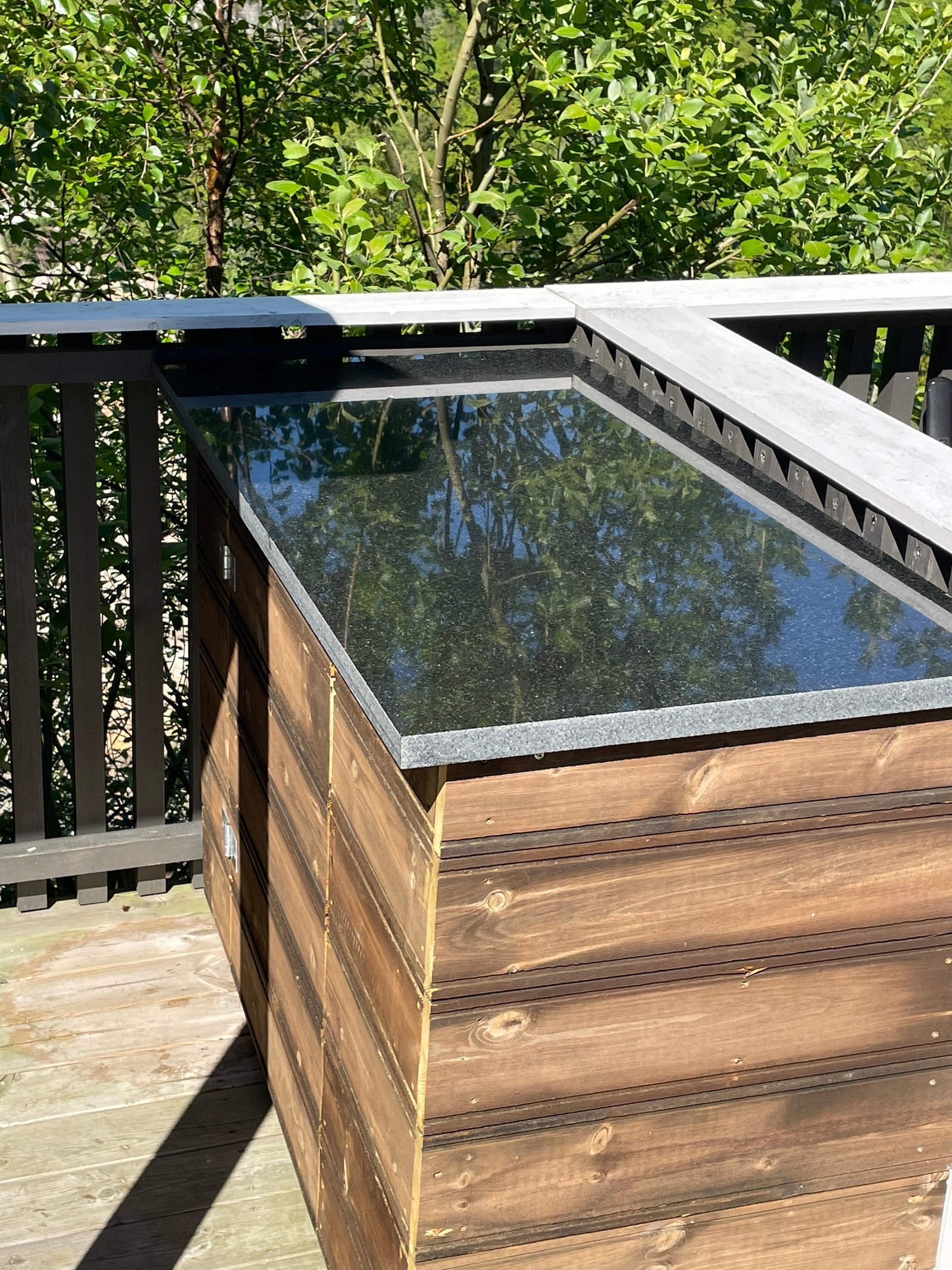 Utekjøkken med grill Galleribilde