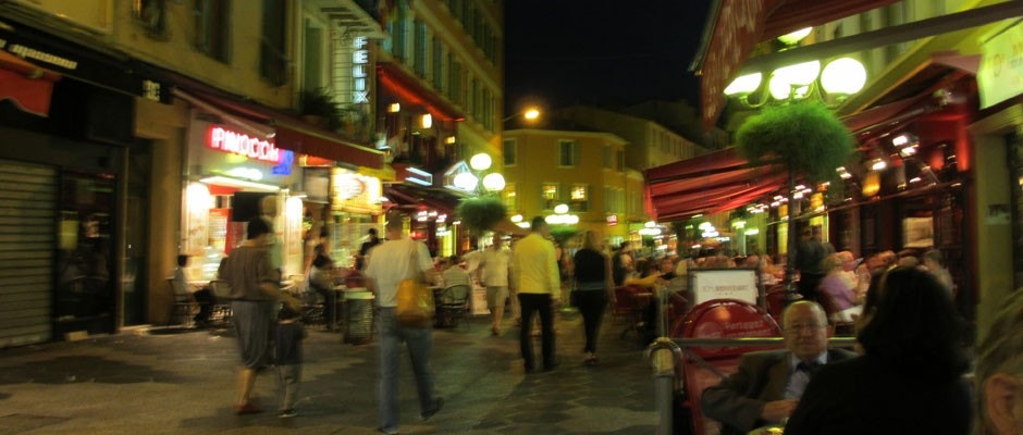Rue Massena på kveldstid. Galleribilde