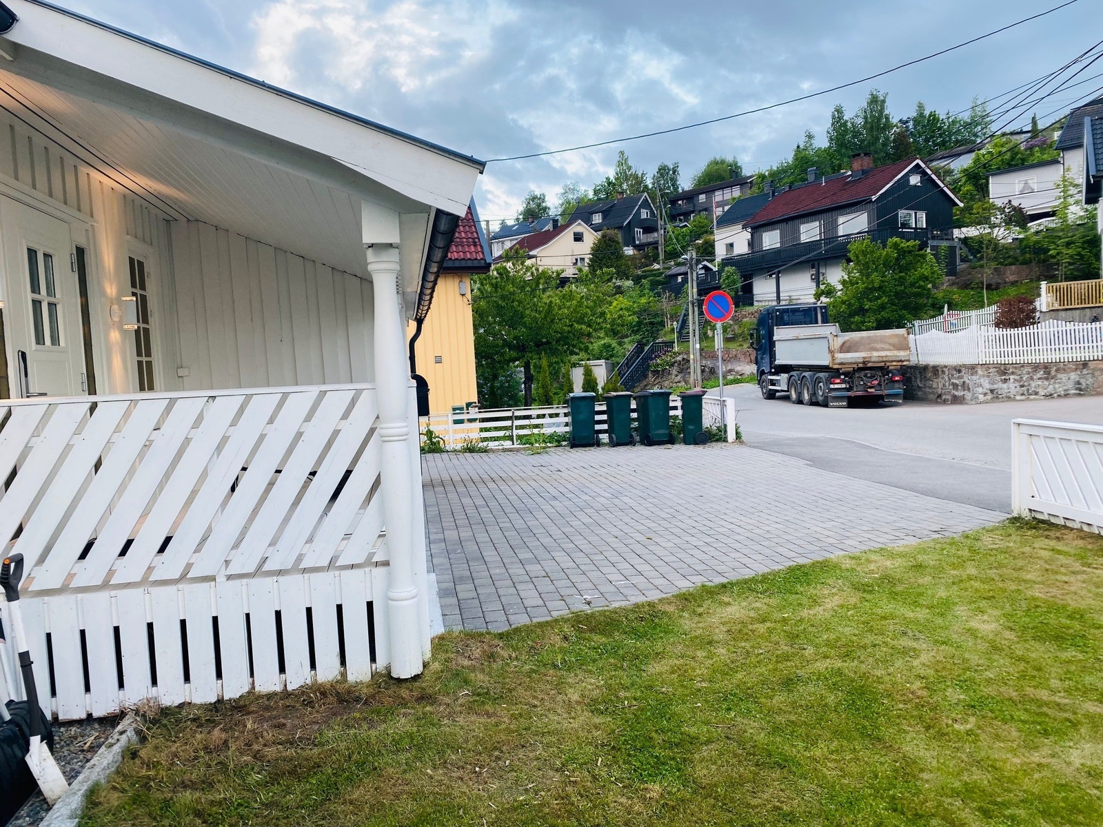 Parkering på egen gårdsplass Galleribilde