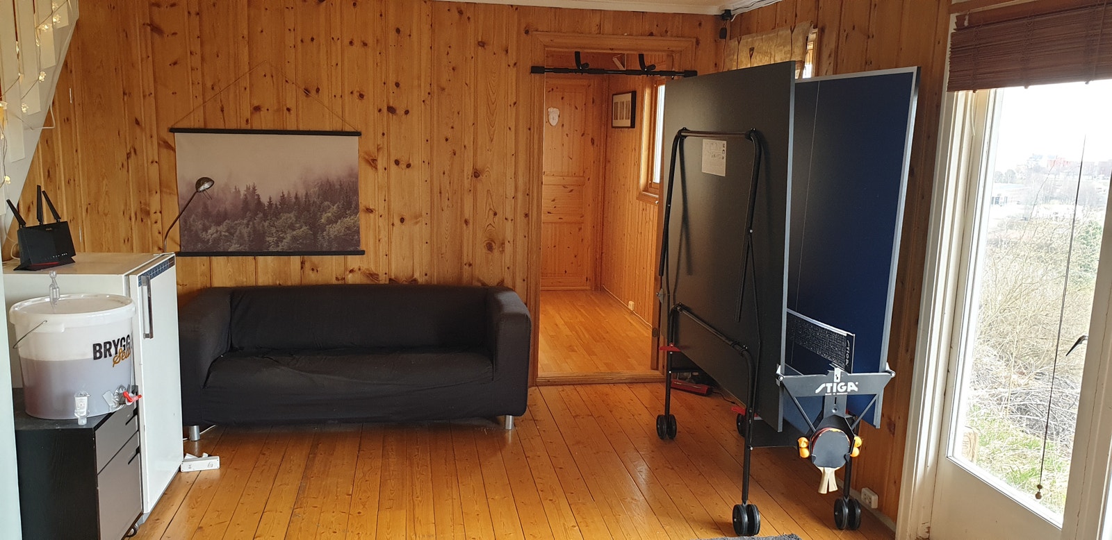 Kjellerstue i sokkel Galleribilde