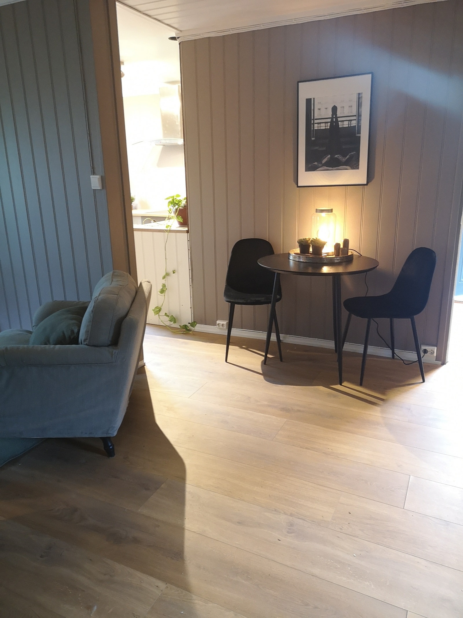 Liten spisegruppe Galleribilde