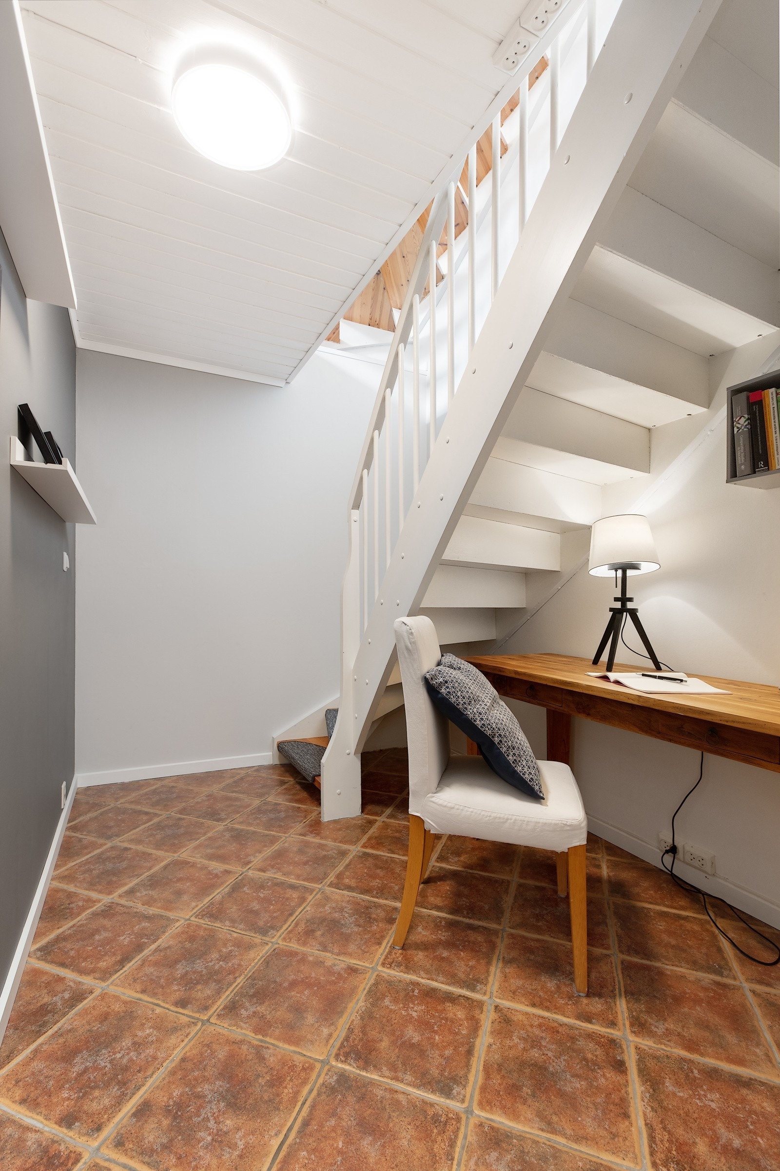 ground floor understairs desk area Galleribilde