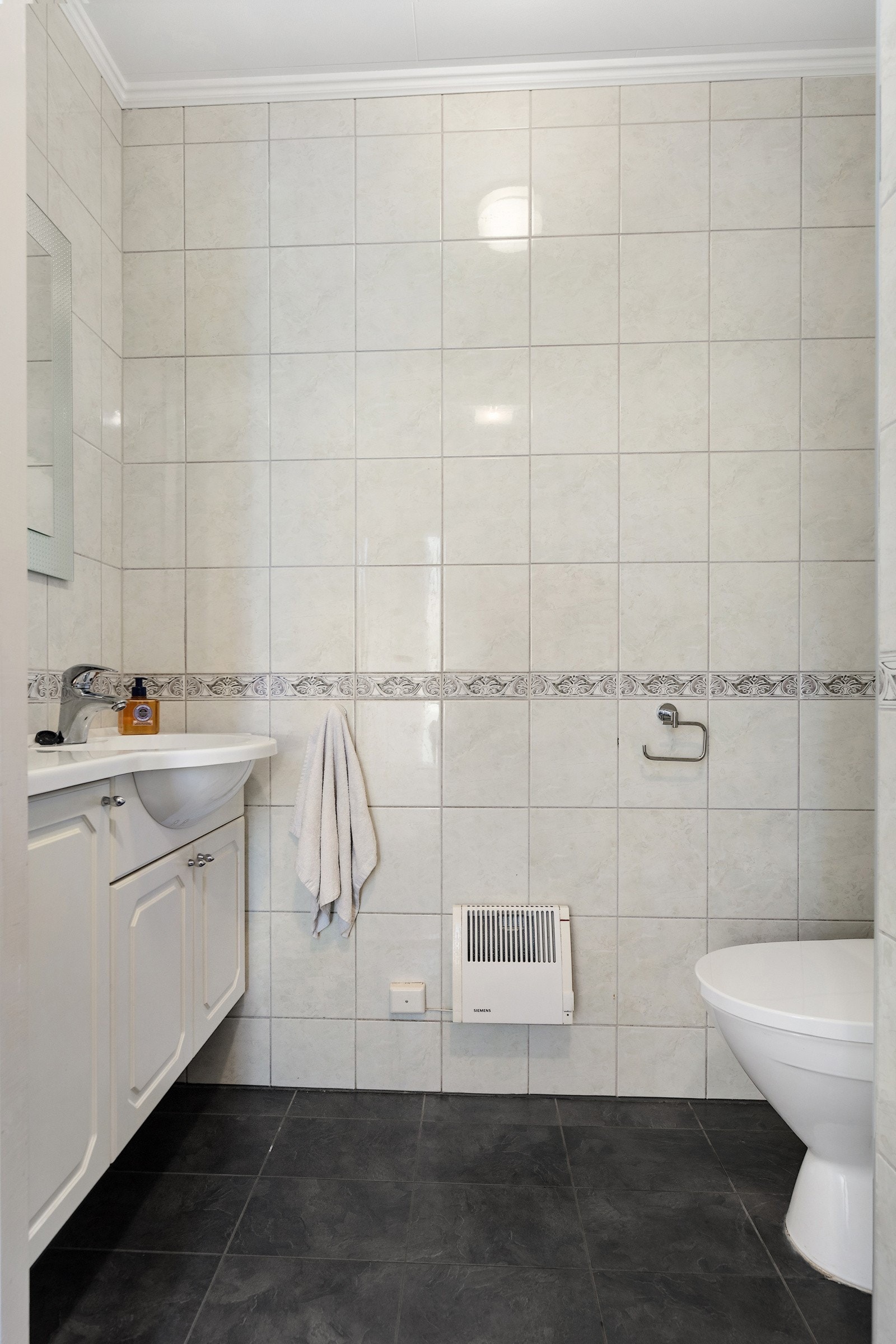 entry bathroom Galleribilde