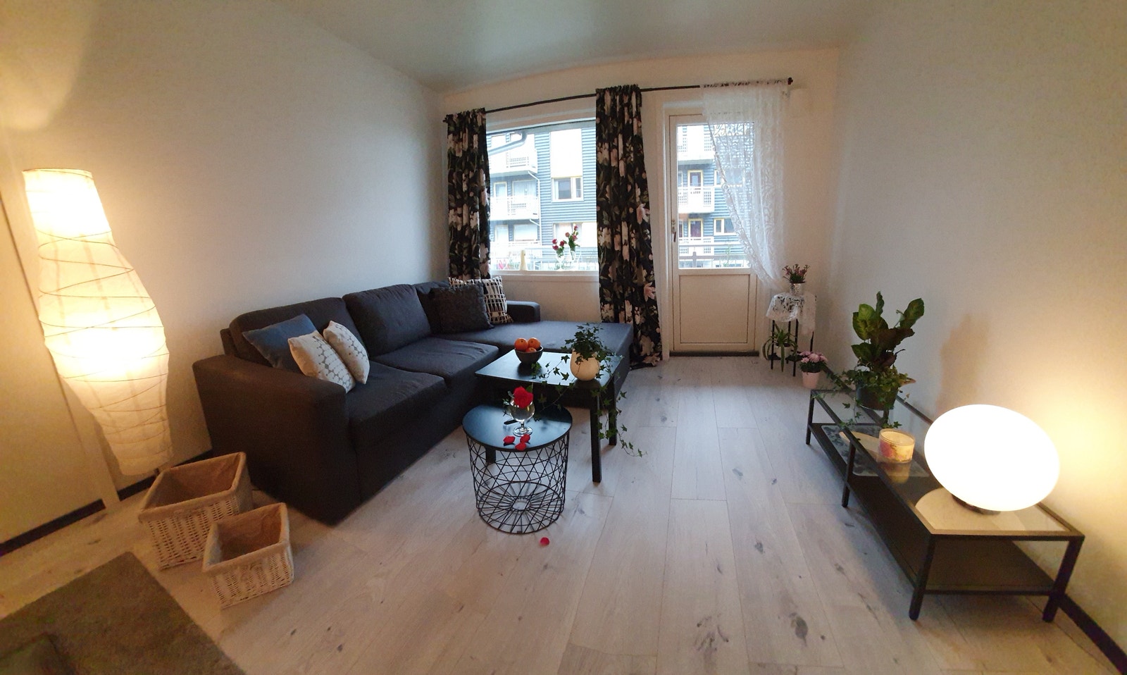 Stuen mot balkong Galleribilde