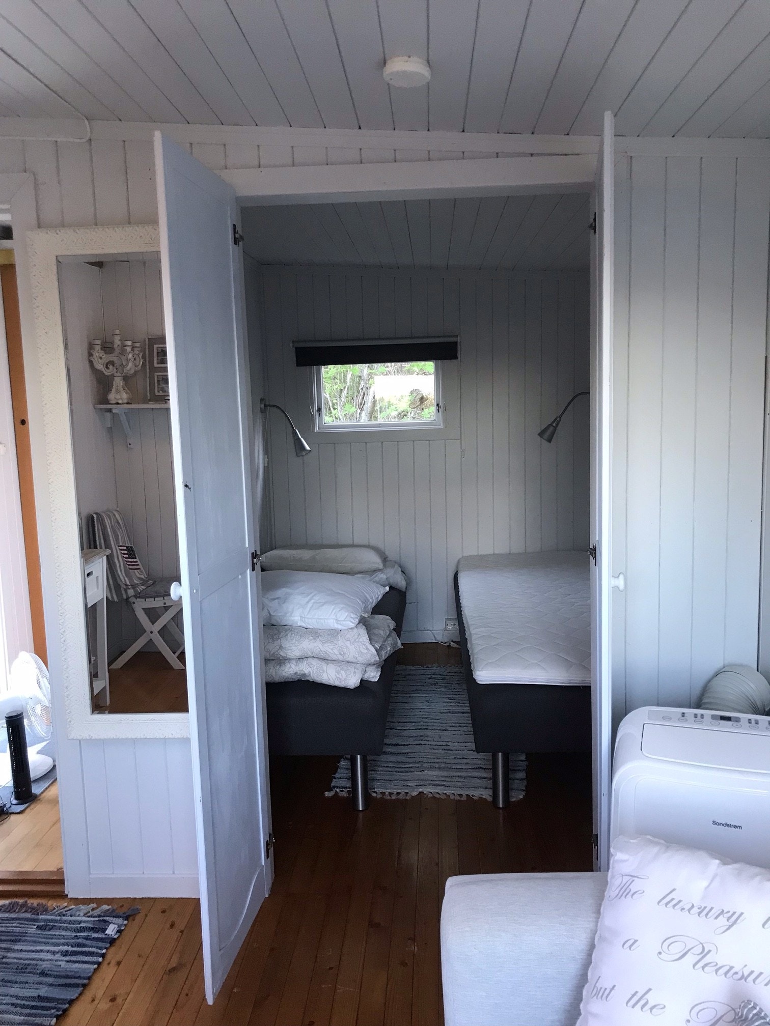 Eget soverom med to senger i anneks Galleribilde