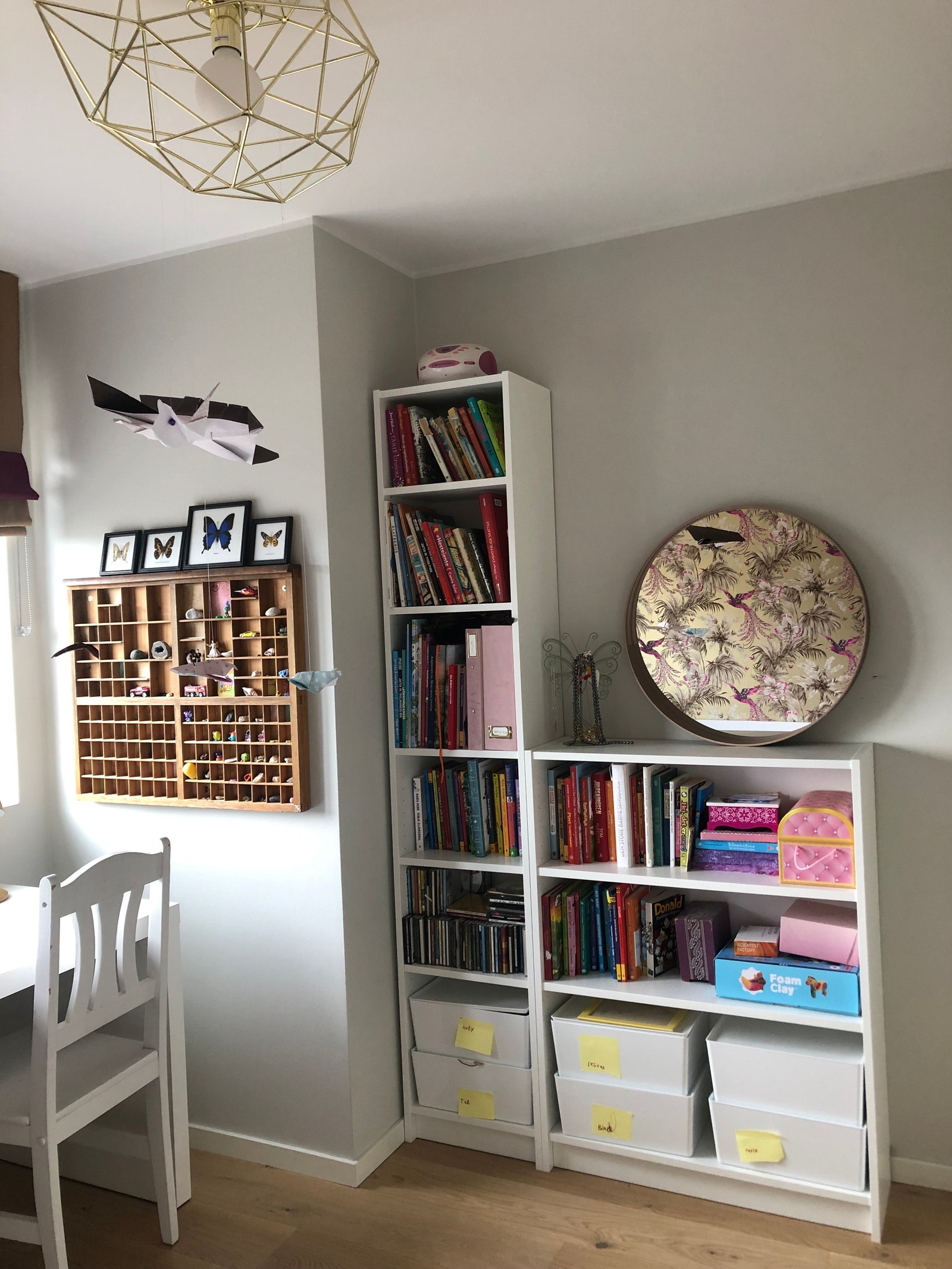 Soverom 3 er barnerom med voksenseng og mulighet for å trekke ut gjesteseng fra skuff under. Galleribilde