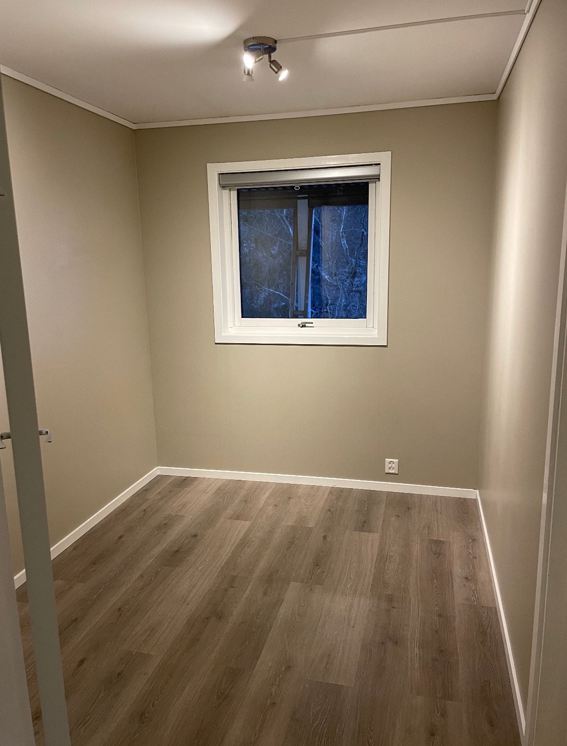 Soverom 1 305 x 223cm Galleribilde