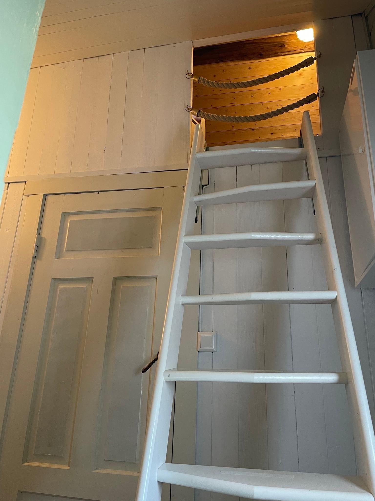 Trapp til hems Galleribilde