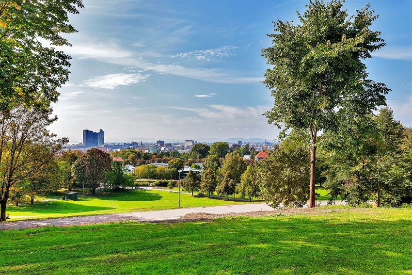 - Nærområde | Her fra nærliggende Tøyenparken - Galleribilde