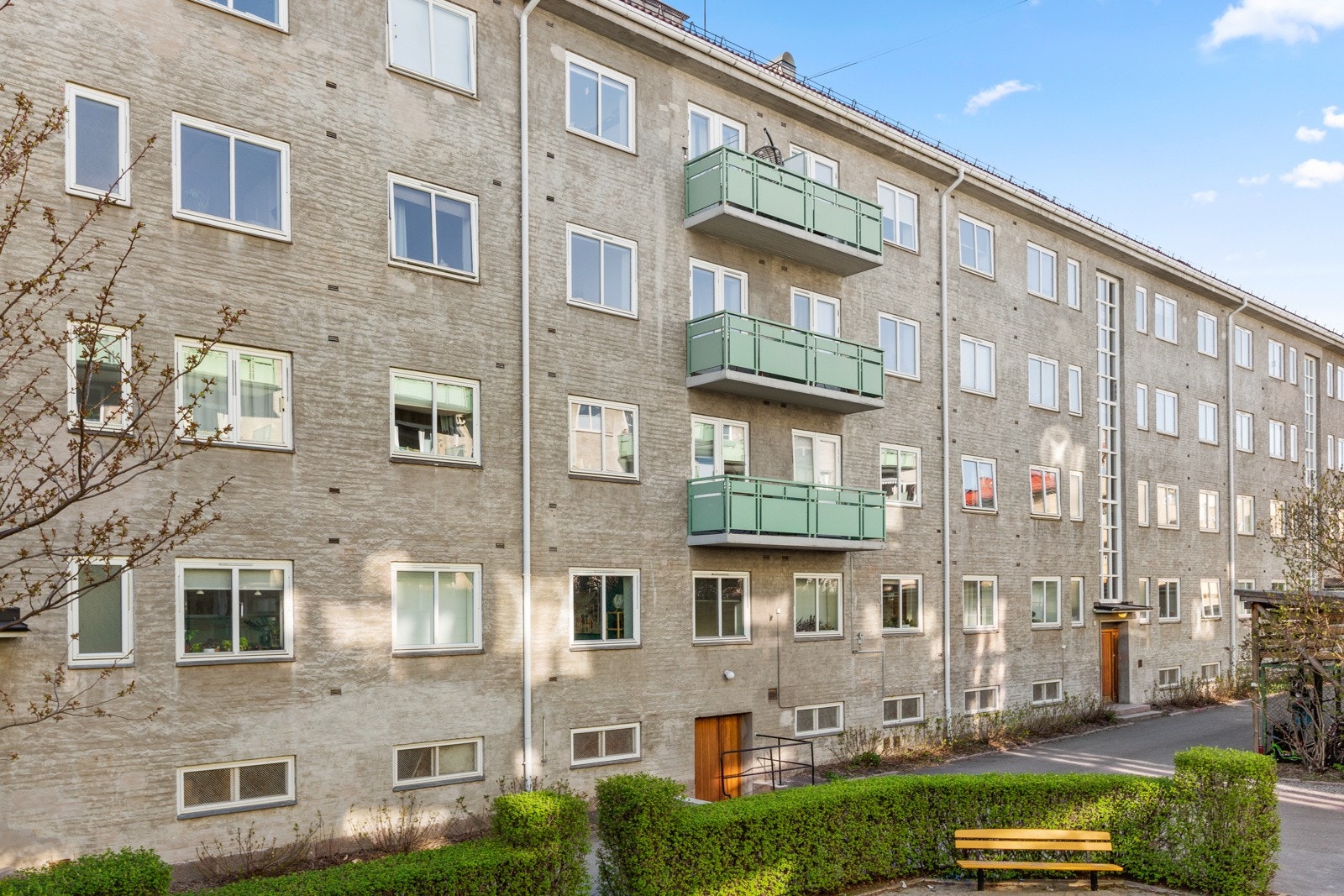 - Fasade mot østvendt balkong (balkong fra soverom) - Galleribilde