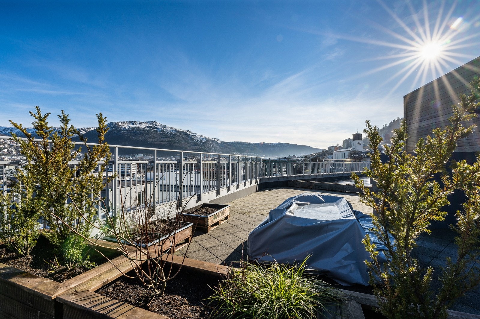 Felles takterrasse som inviterer til nydelige sommerdager! Galleribilde