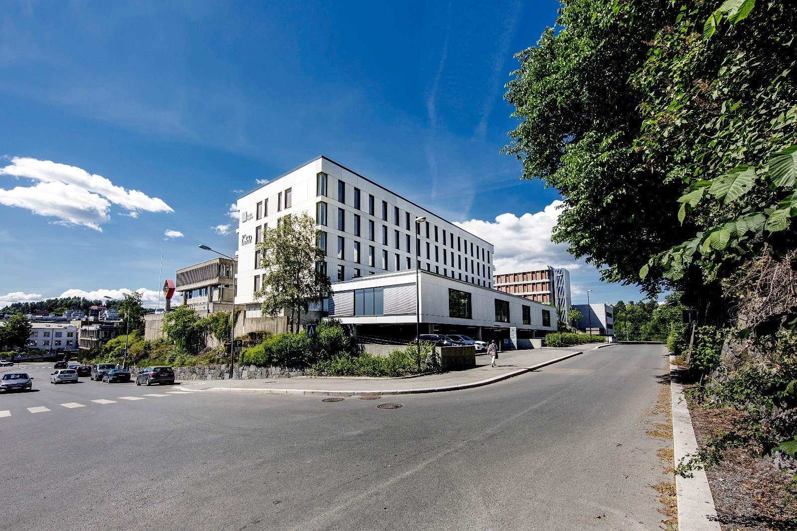 Gode profileringsmuligheter på fasaden mot E18 Galleribilde